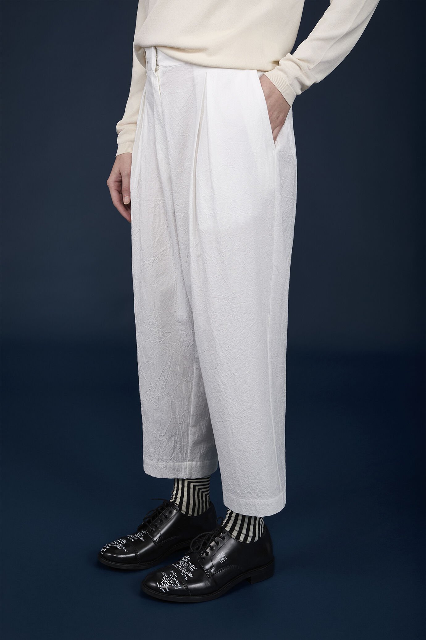 Weite Damenhose mit zwei Abnähern aus 100 % Baumwolle image number 2