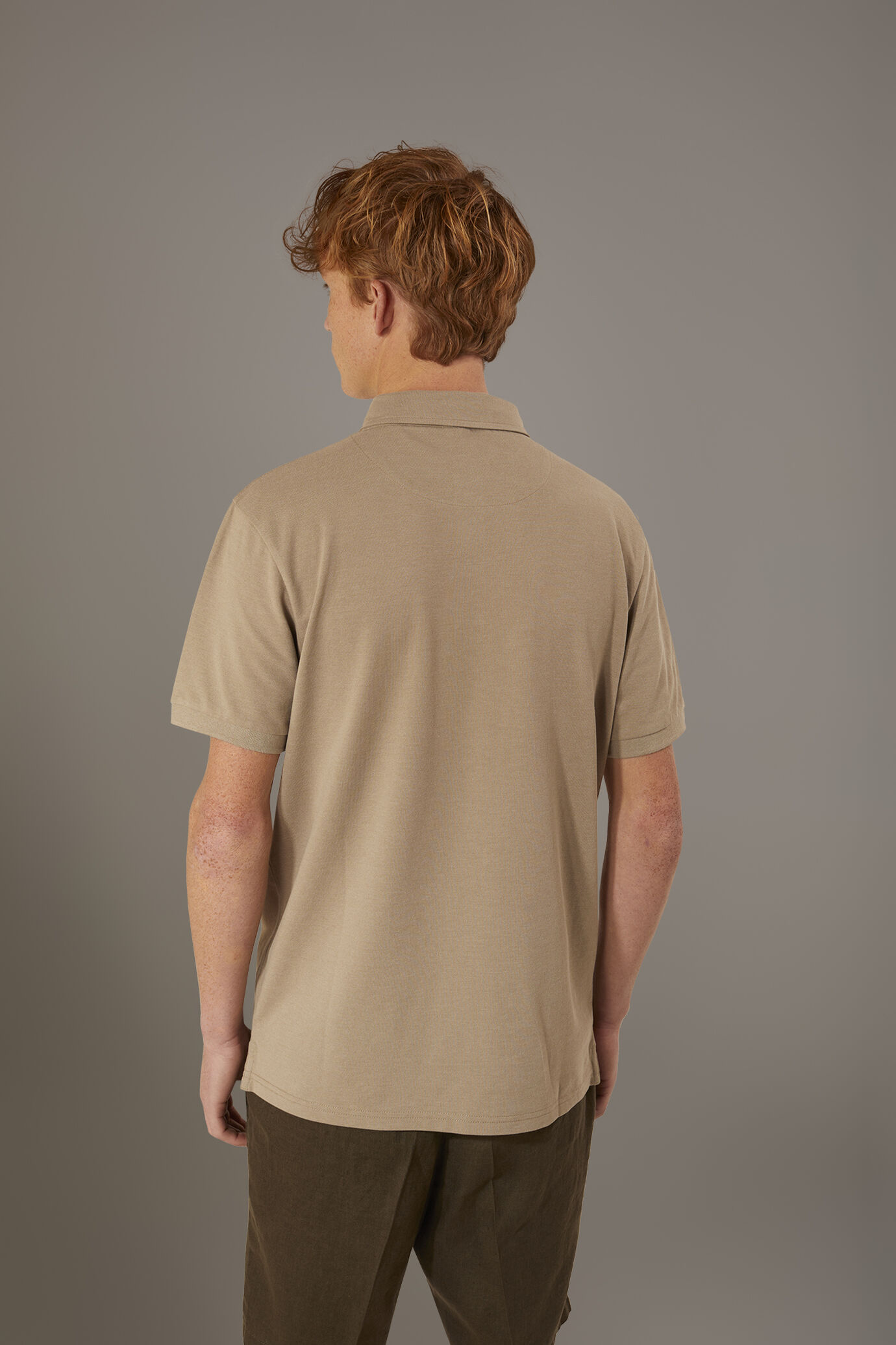 Kurzärmeliges Poloshirt aus melierter Baumwollmischung image number 2