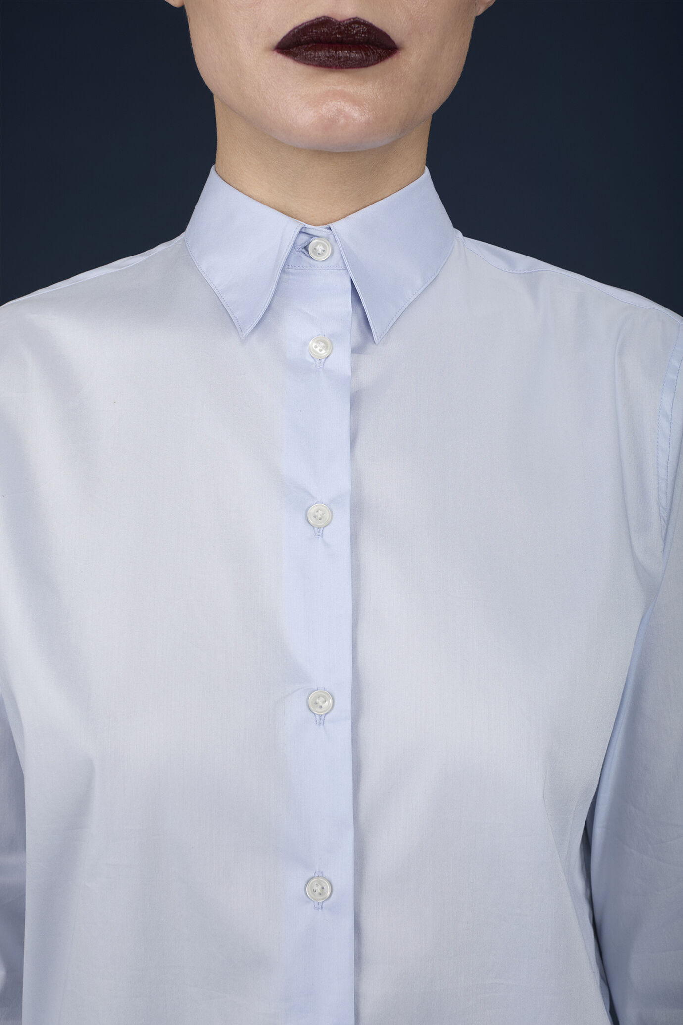 Camicia donna classica tinta unita image number 2