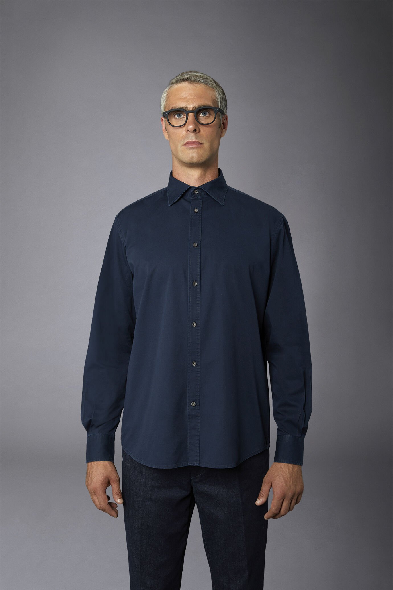 Chemise décontractée col français coupe confortable tissu gabardine image number 2