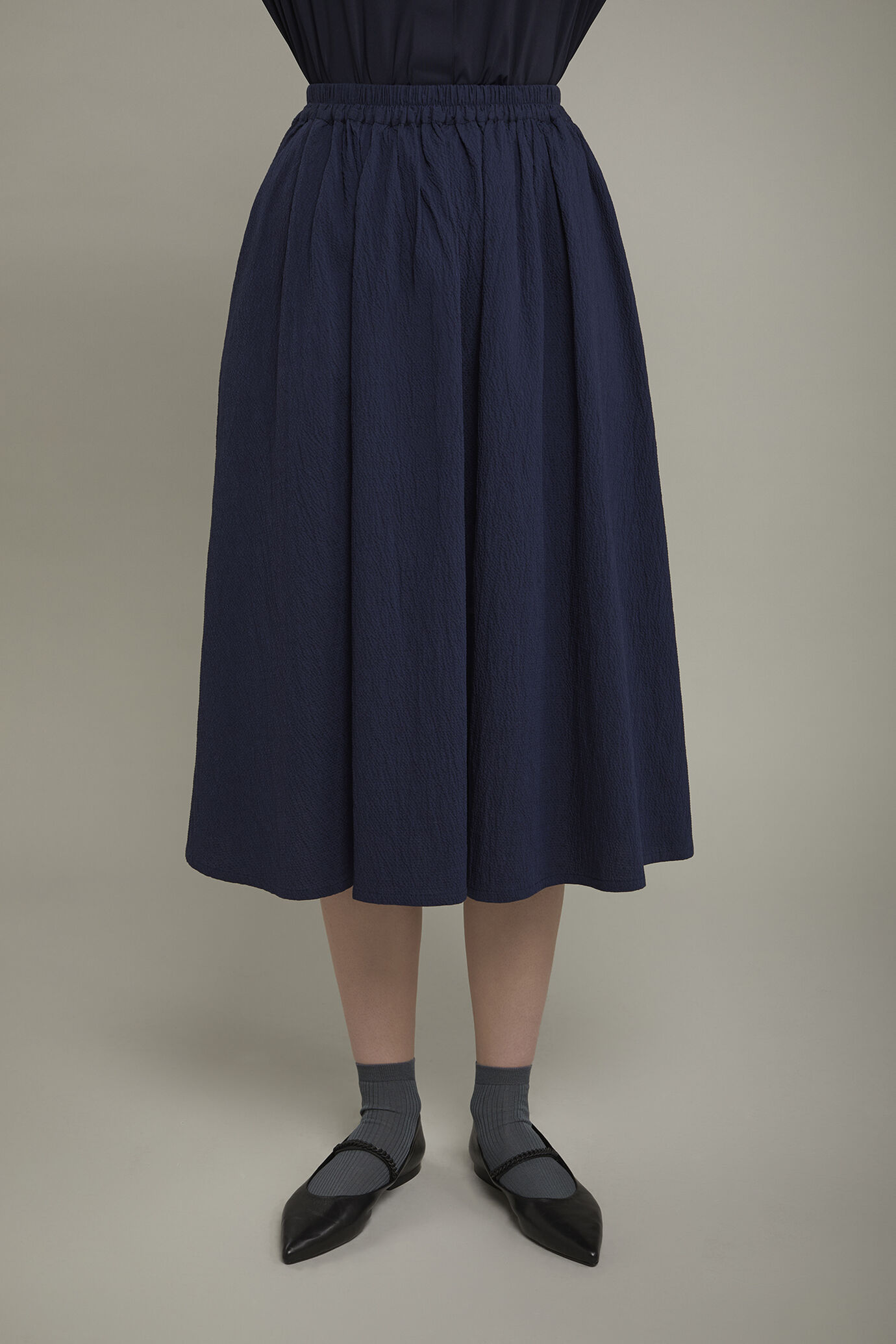 Women's solid color embossed cotton skirt regular fit image number 3