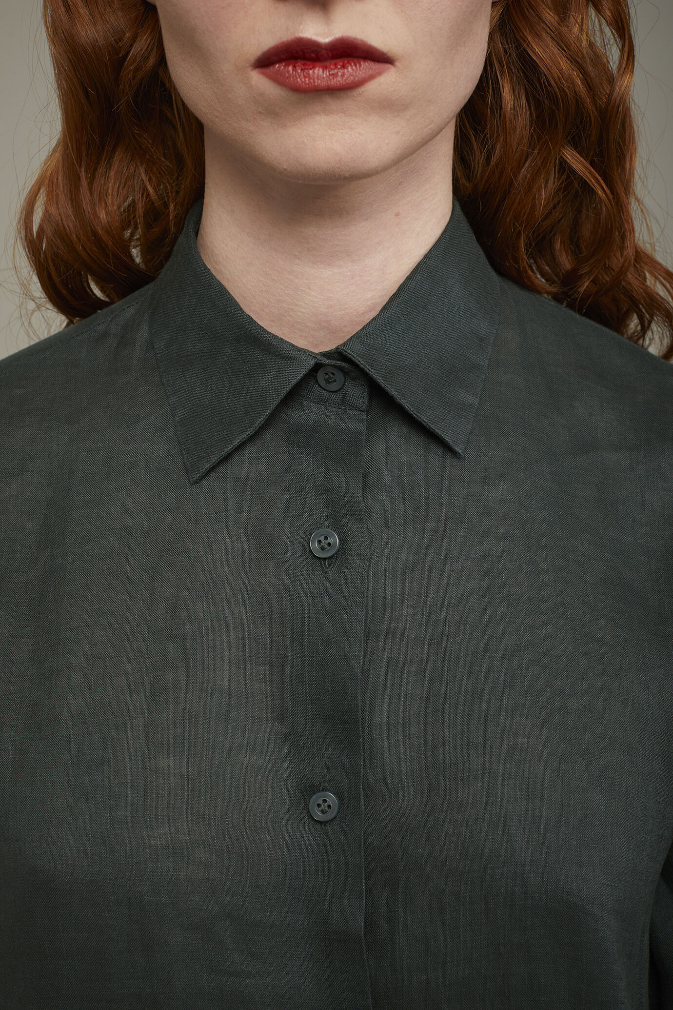 Camicia donna con collo classico 100% lino image number 3