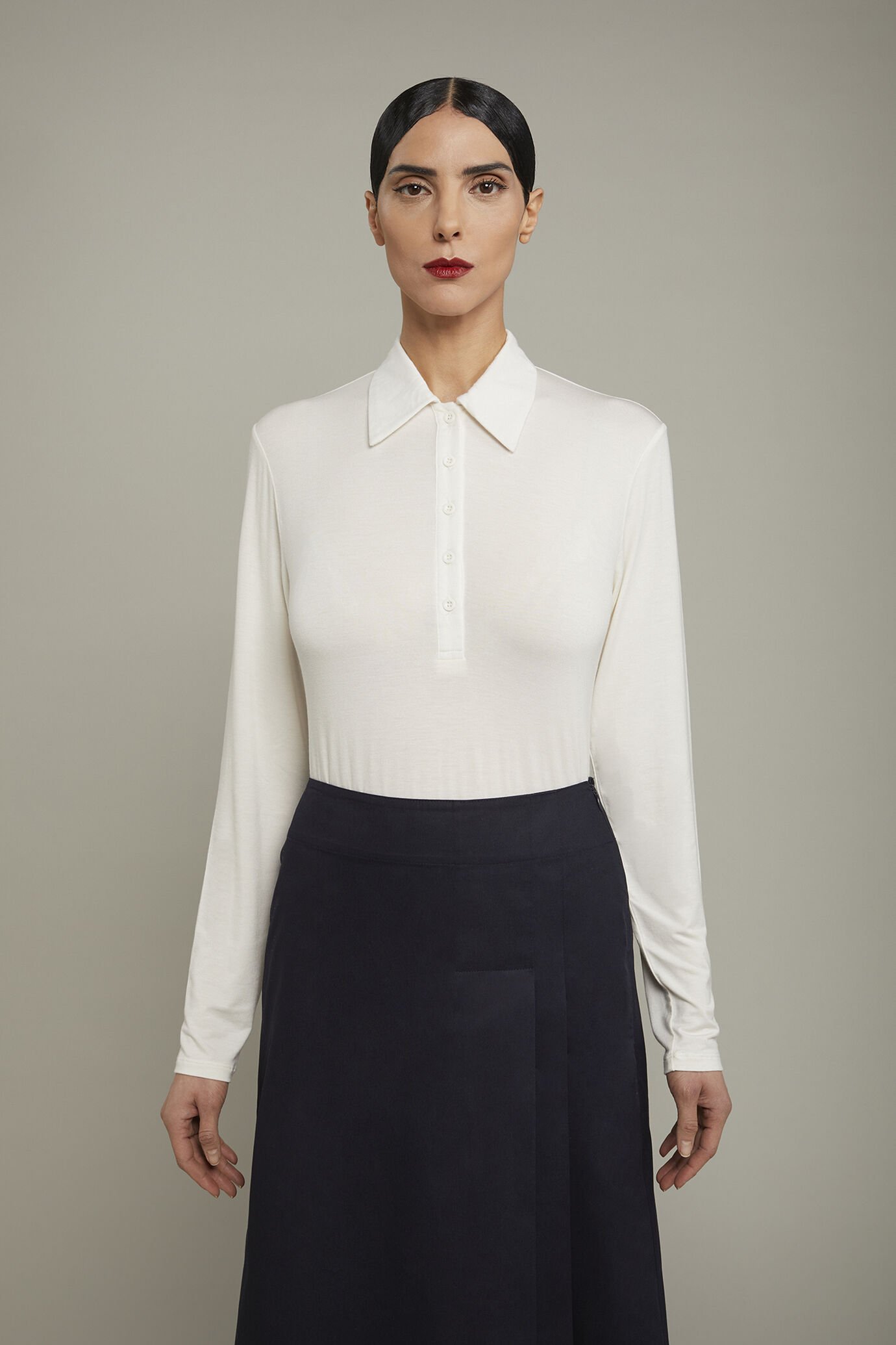 Women&rsquo;s solid color long sleeve polo shirt in Jersey Cotton image number 2