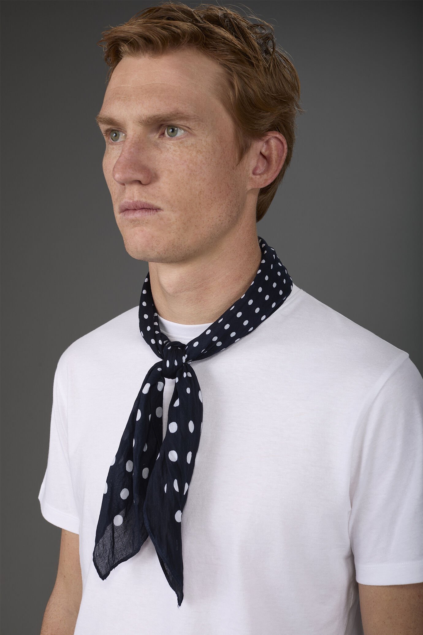Men's scarf with polka dot pattern