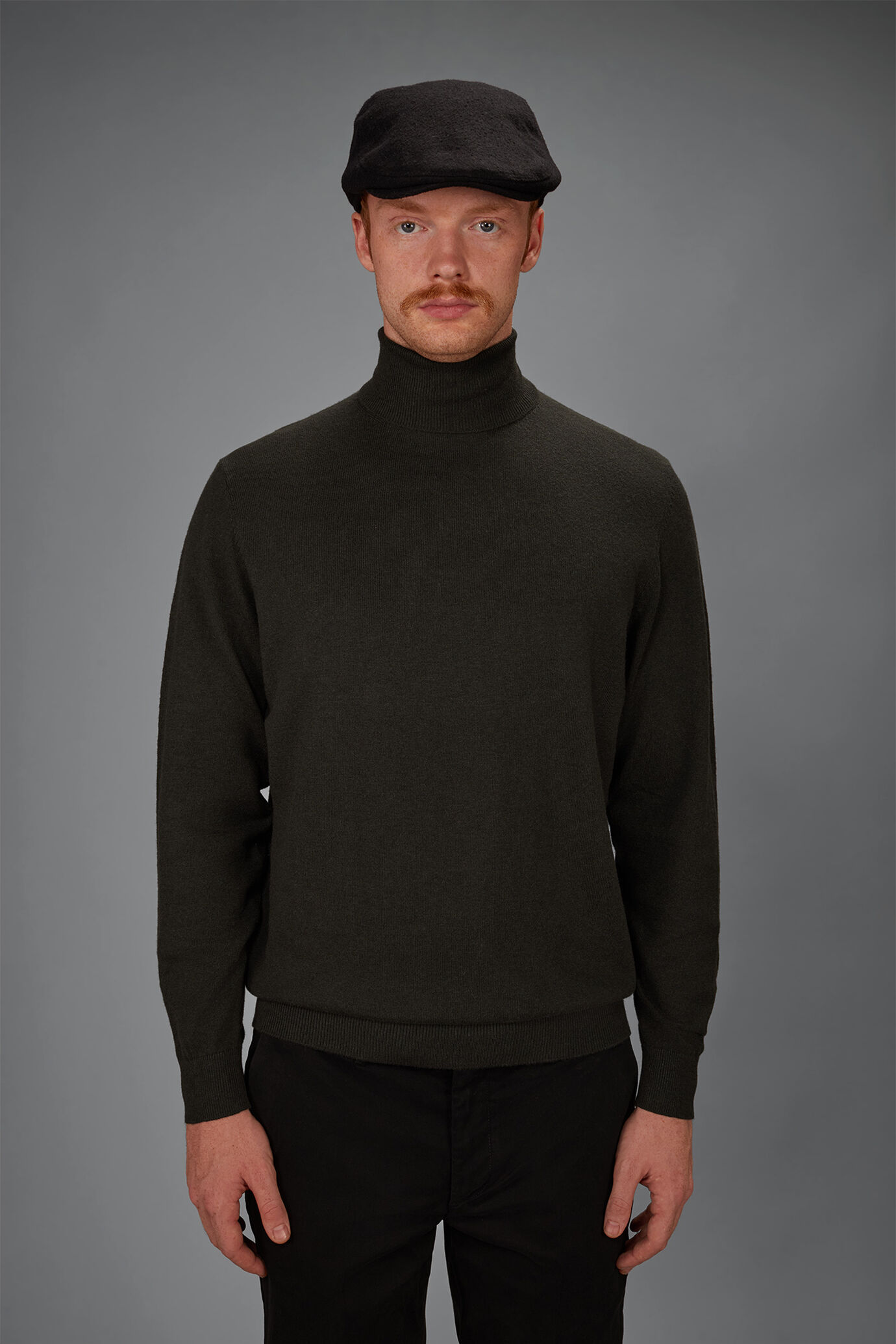 Maglia uomo dolcevita in misto lana e cotone regular fit image number 1