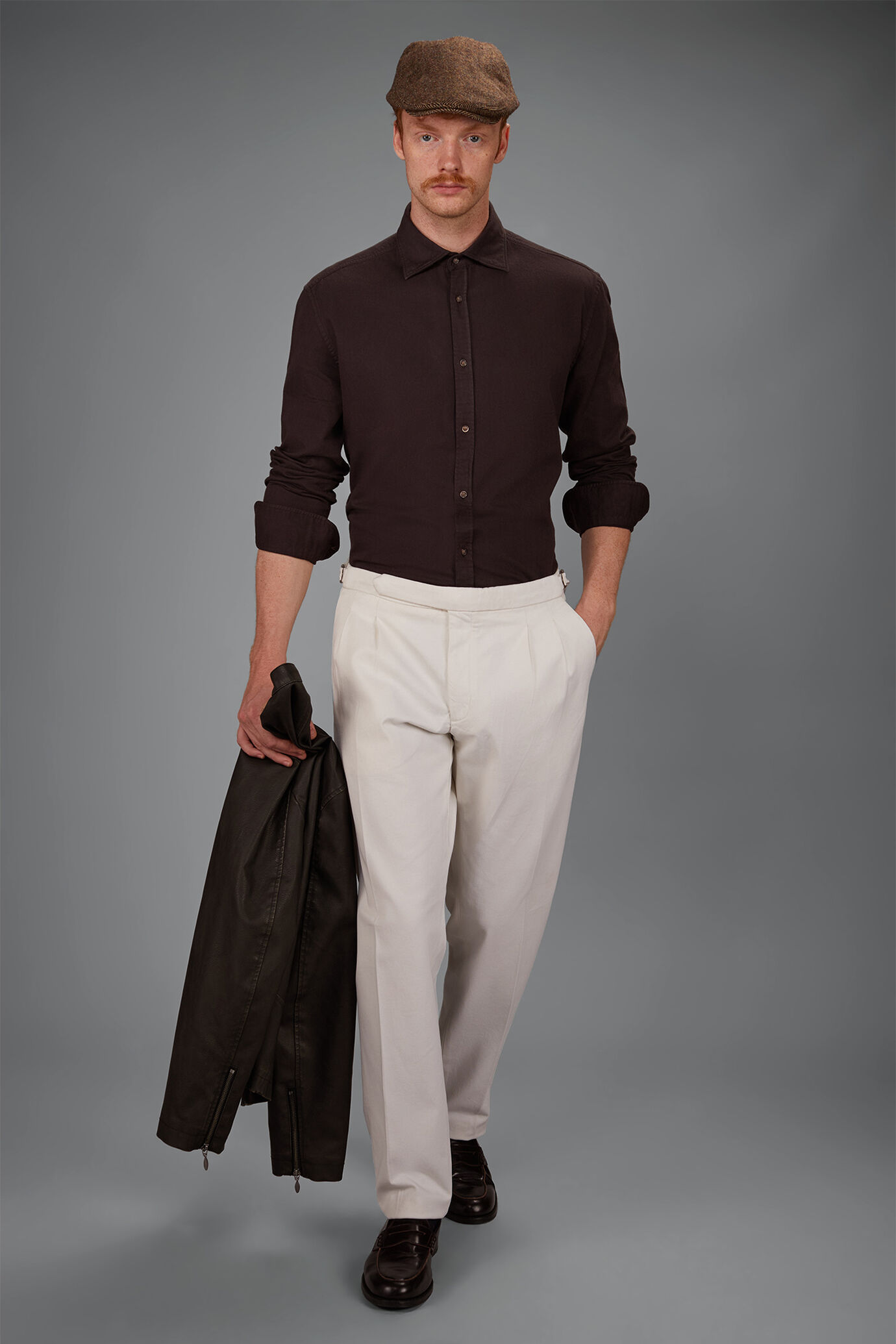 Pantalon homme &agrave; Double Pinces et boucles lat&eacute;rales