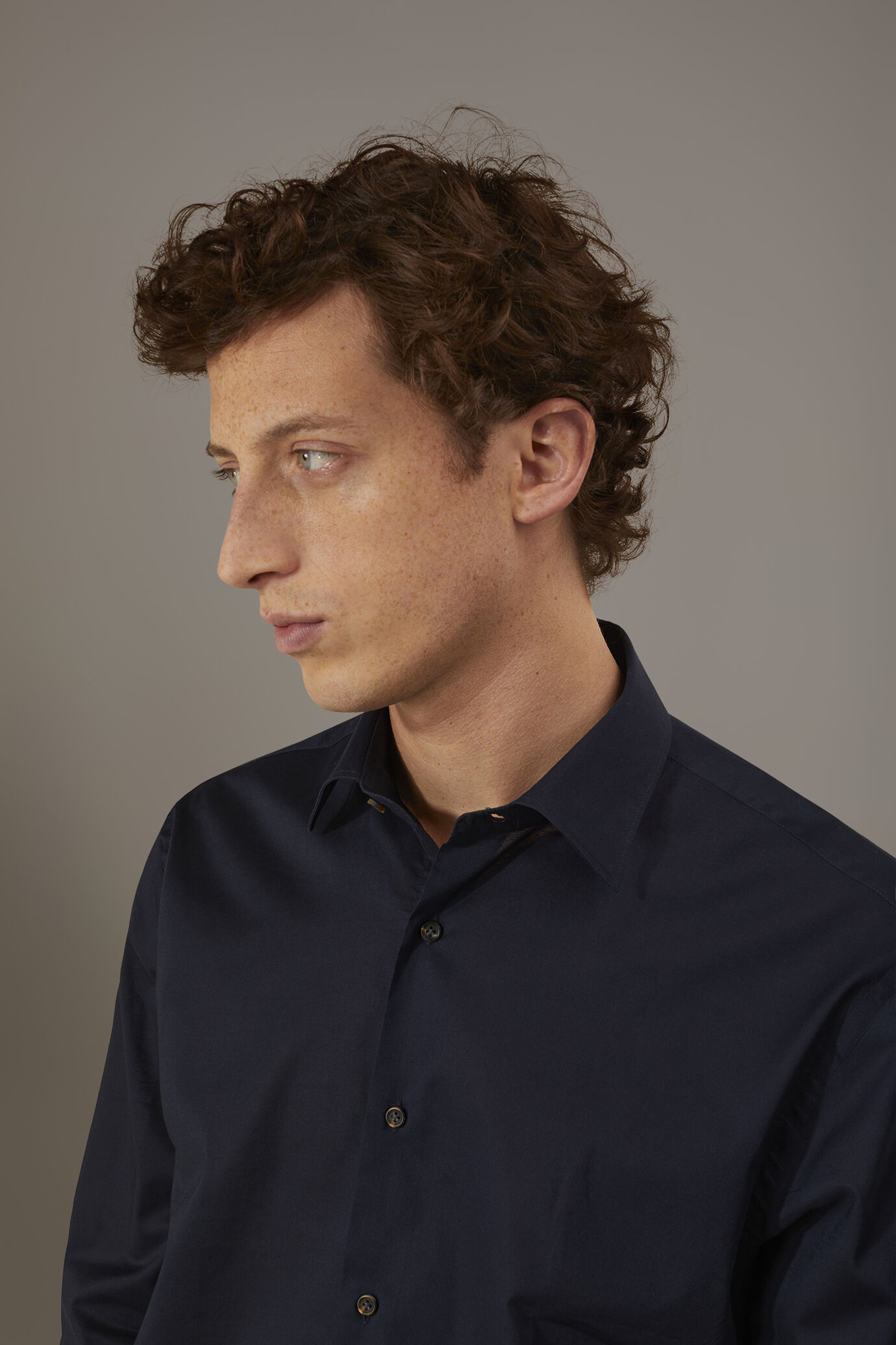 Chemise décontracté col français fit confortable en mousseline de coton image number 1