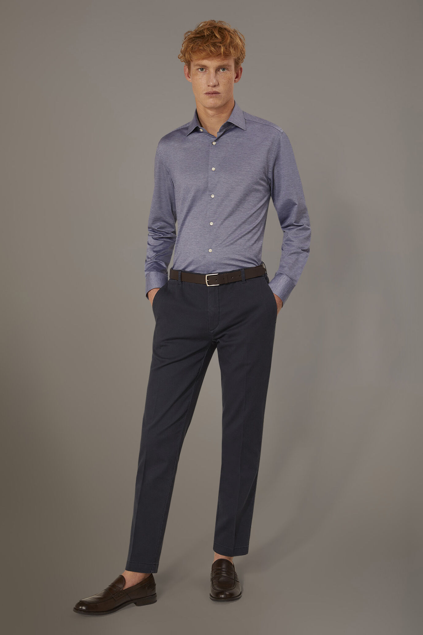 Chino-Hose in normaler Passform aus robustem Stoff image number 1