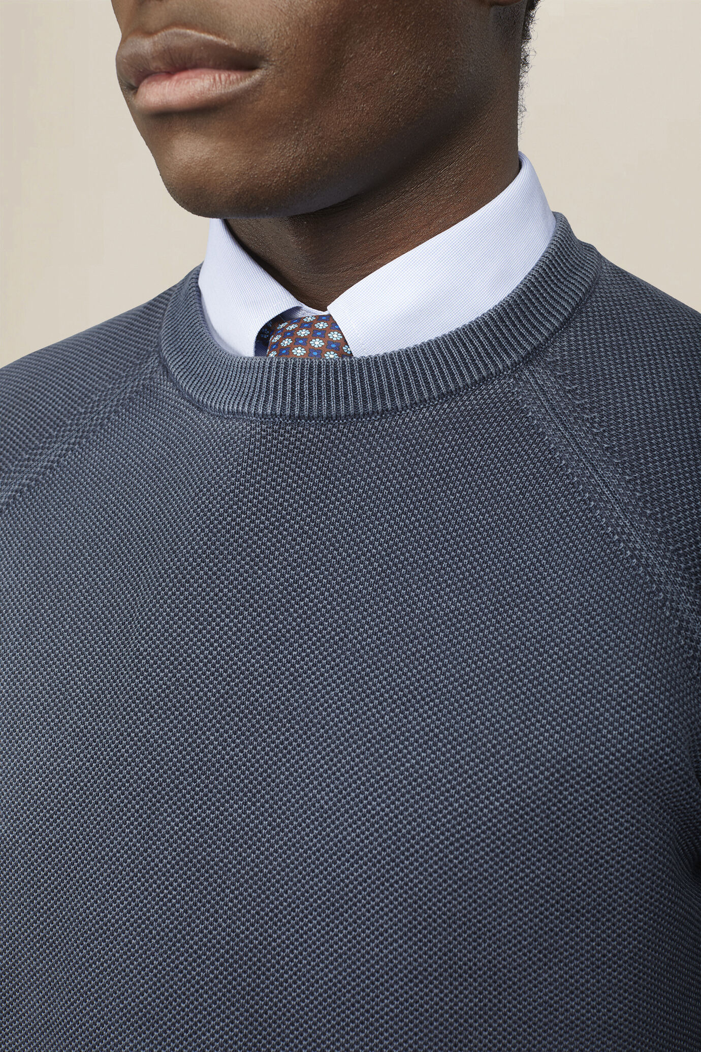 Men's 100% cotton crew neck jumper with raised weave image number 2