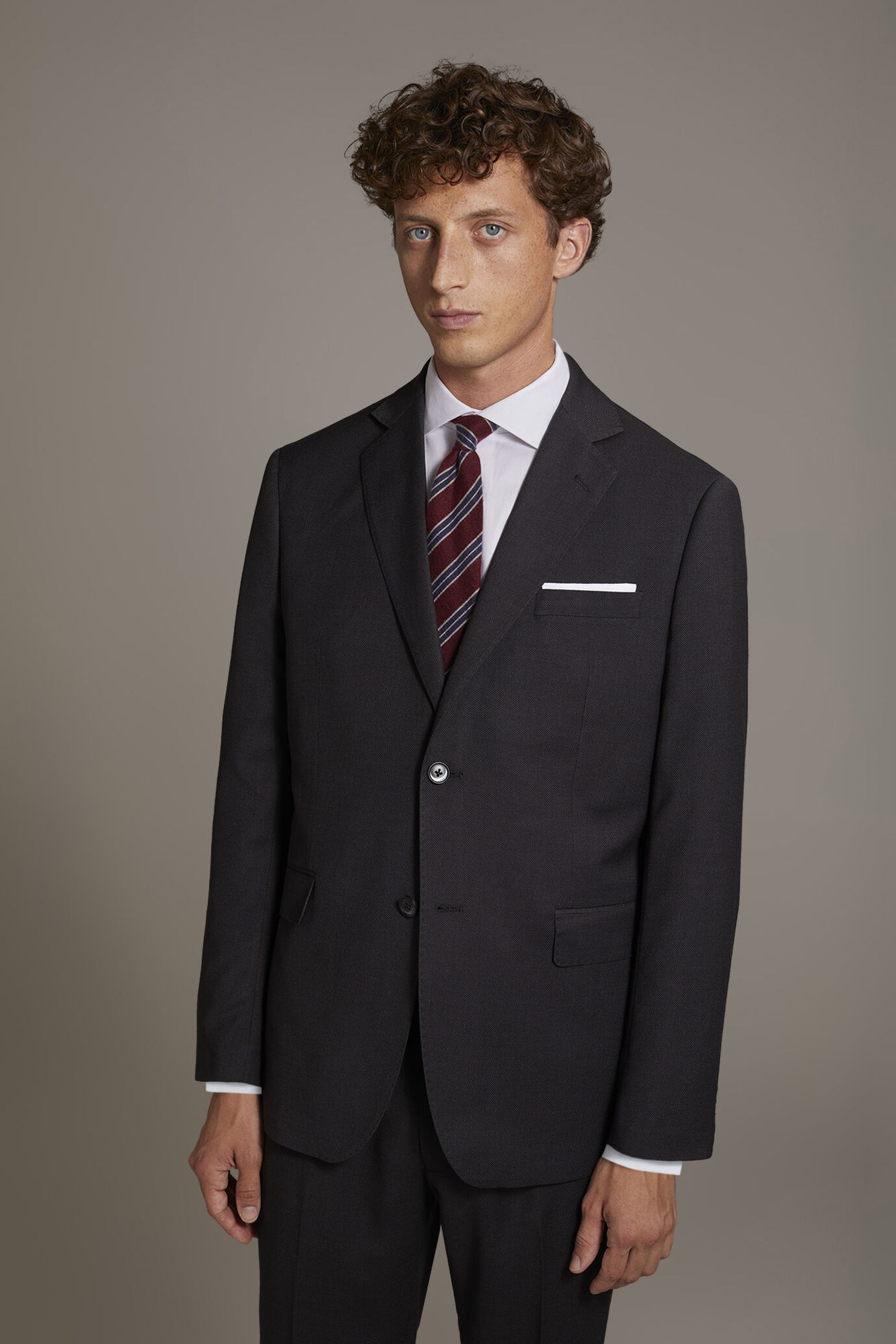 Regular fit single-breasted suit in birdseye fabric image number 2