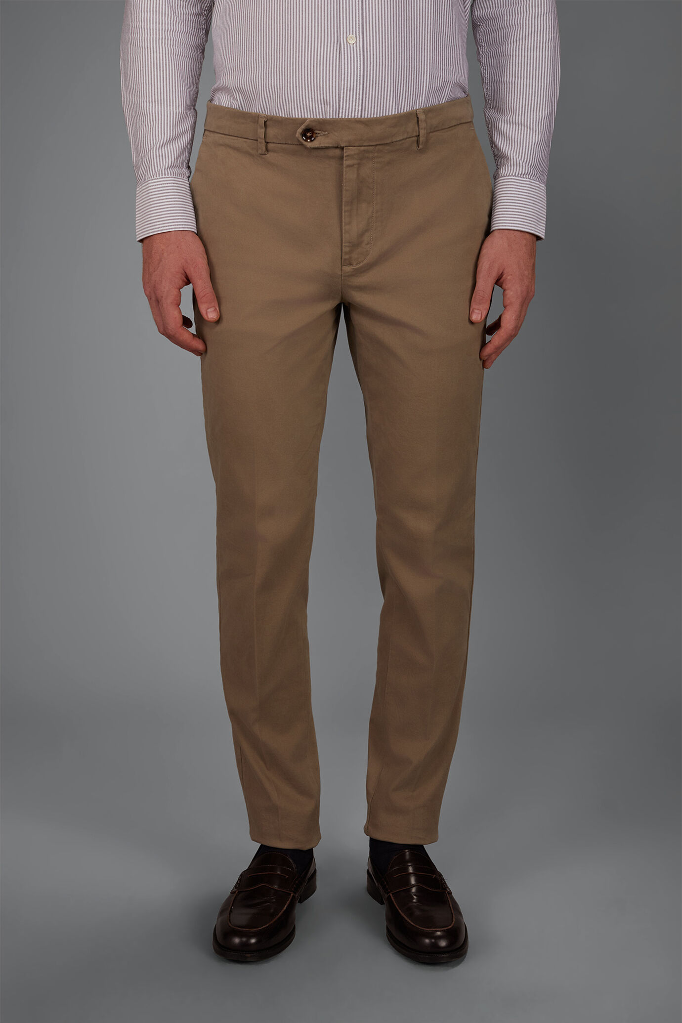 Classic men's chinos in regular fit with stretch twill construction image number 1