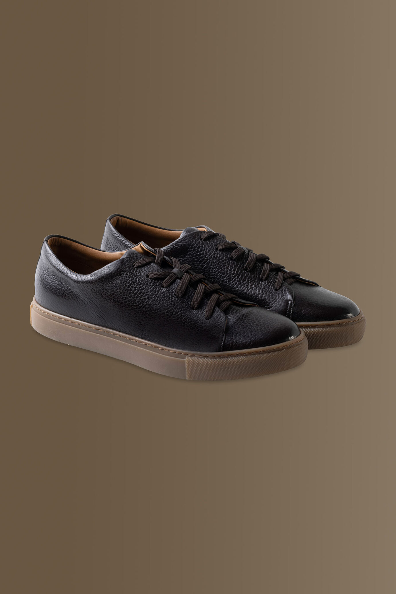 100% tumbled leather sneakers