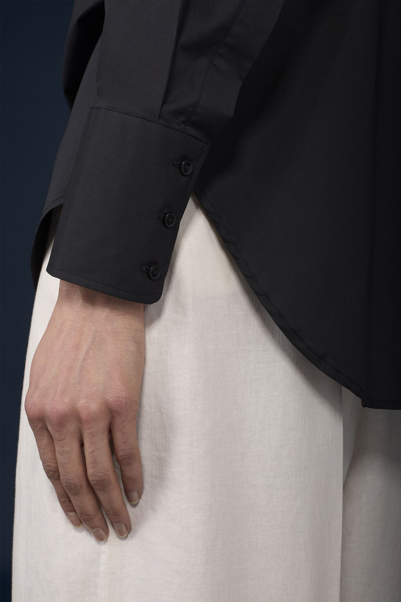 Chemise déstructurée pour femme à col italien en 100 % coton image number 4