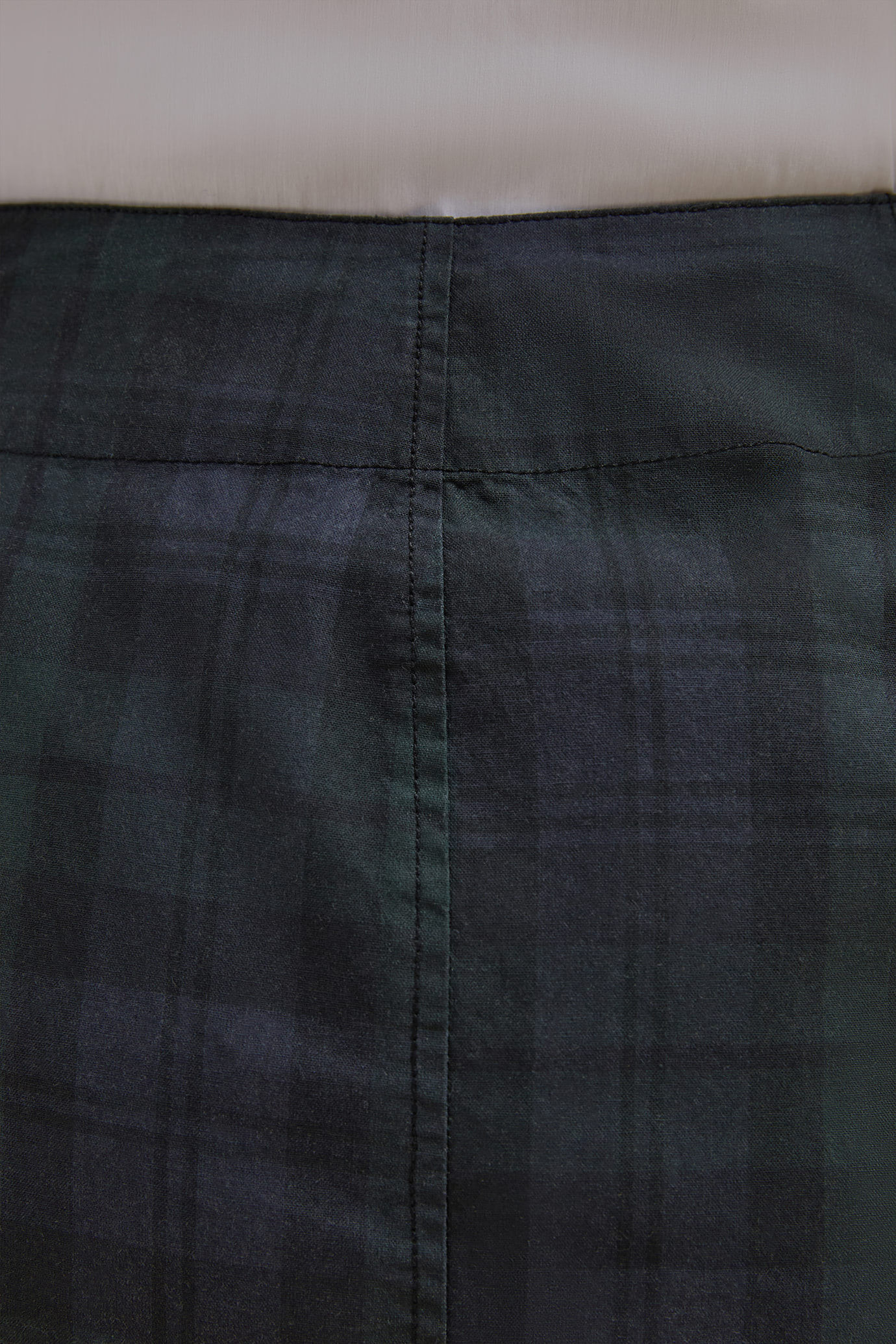 Women's regular fit checked midi skirt in coated cotton image number 3