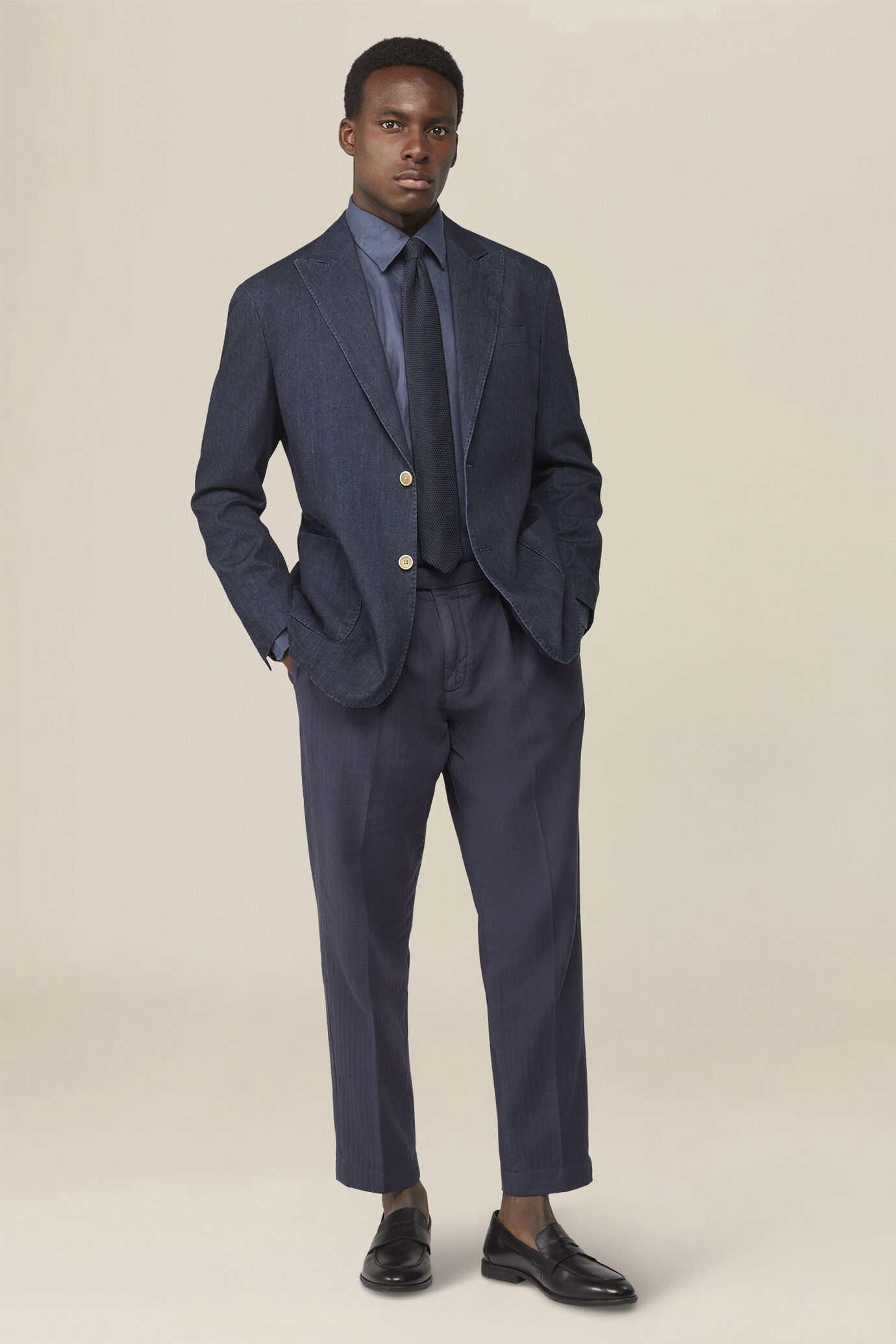 Men's trousers with 2 small pleats