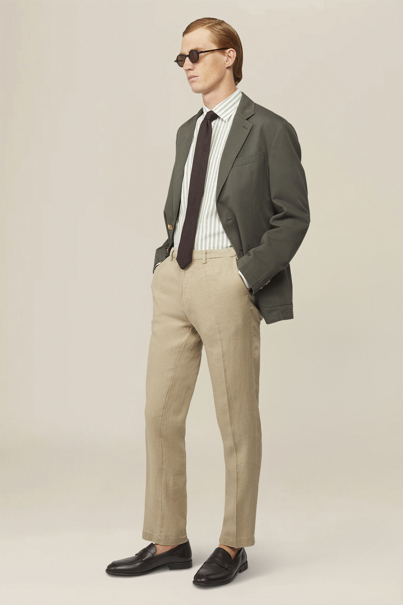 Pantalone uomo 100% lino con due piccole pinces e bottone nascosto image number 0