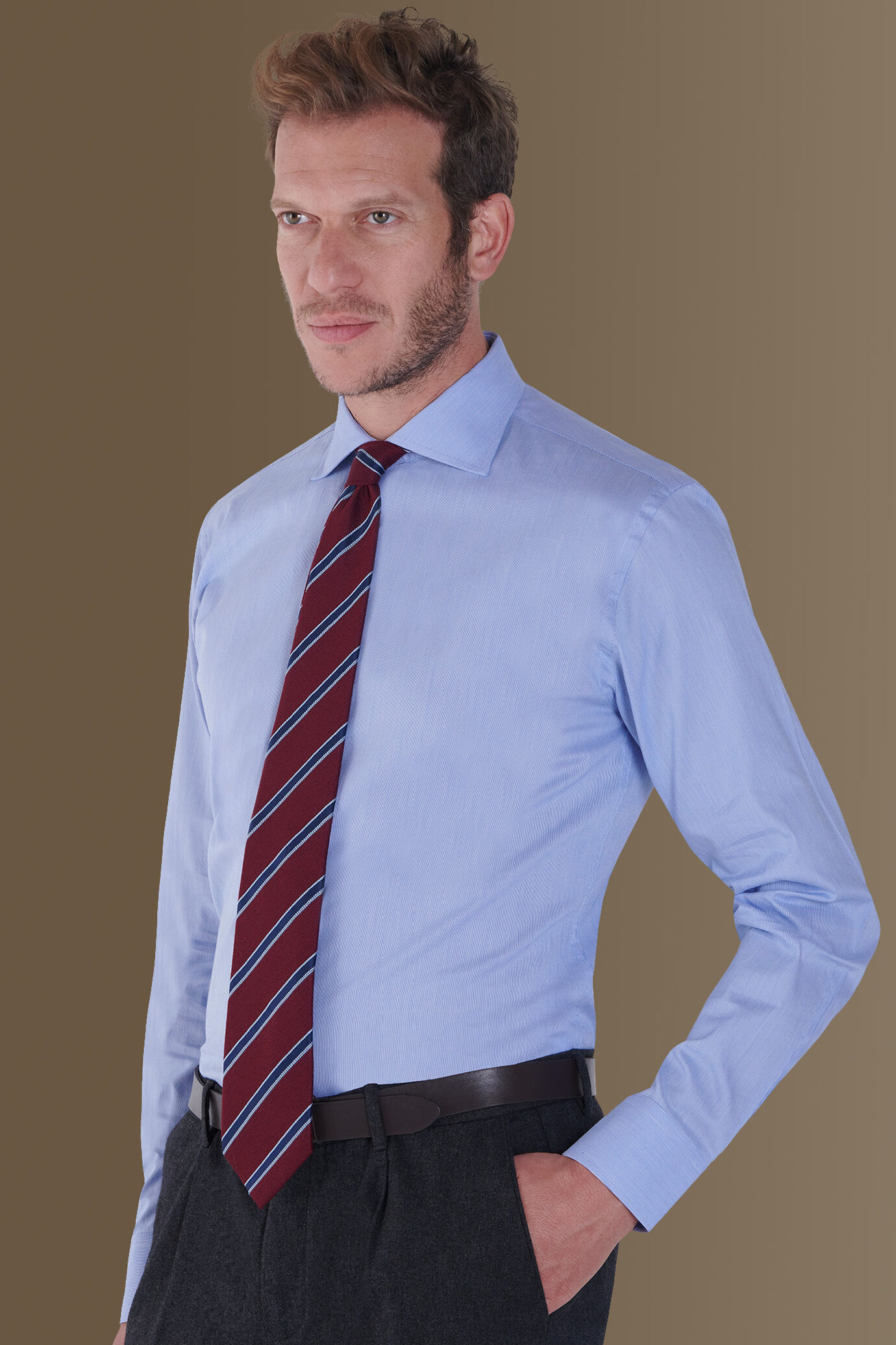 Camicia classica uomo collo francese 100% cotone tinto filo a righe sottili image number 0