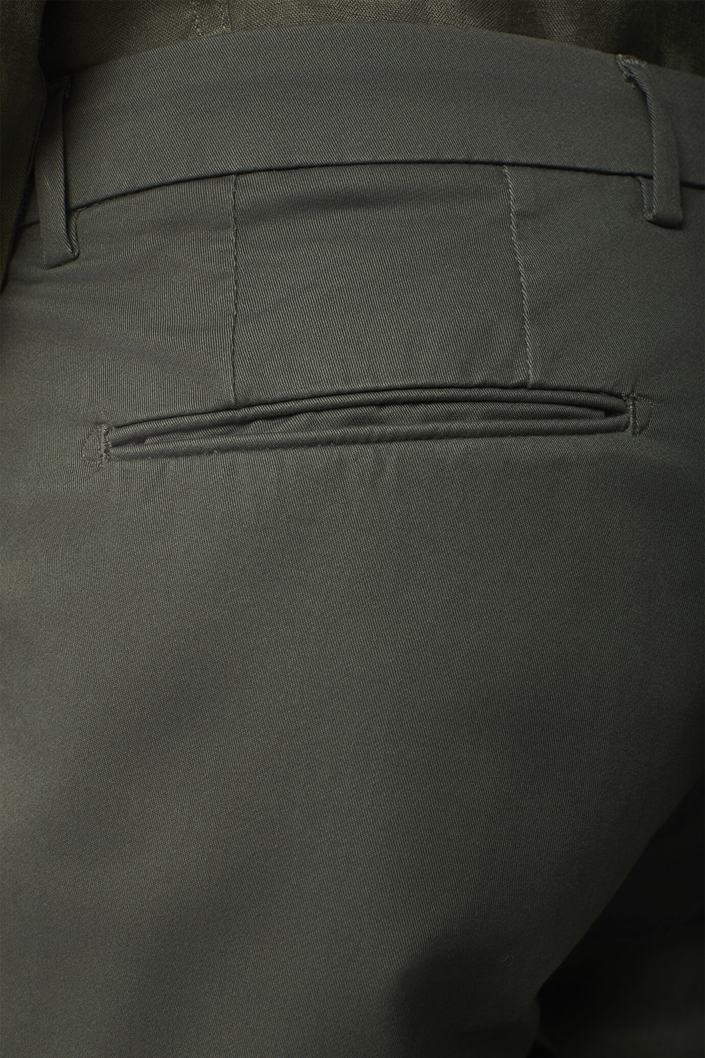 Pantalone uomo chino classico regular fit image number 3