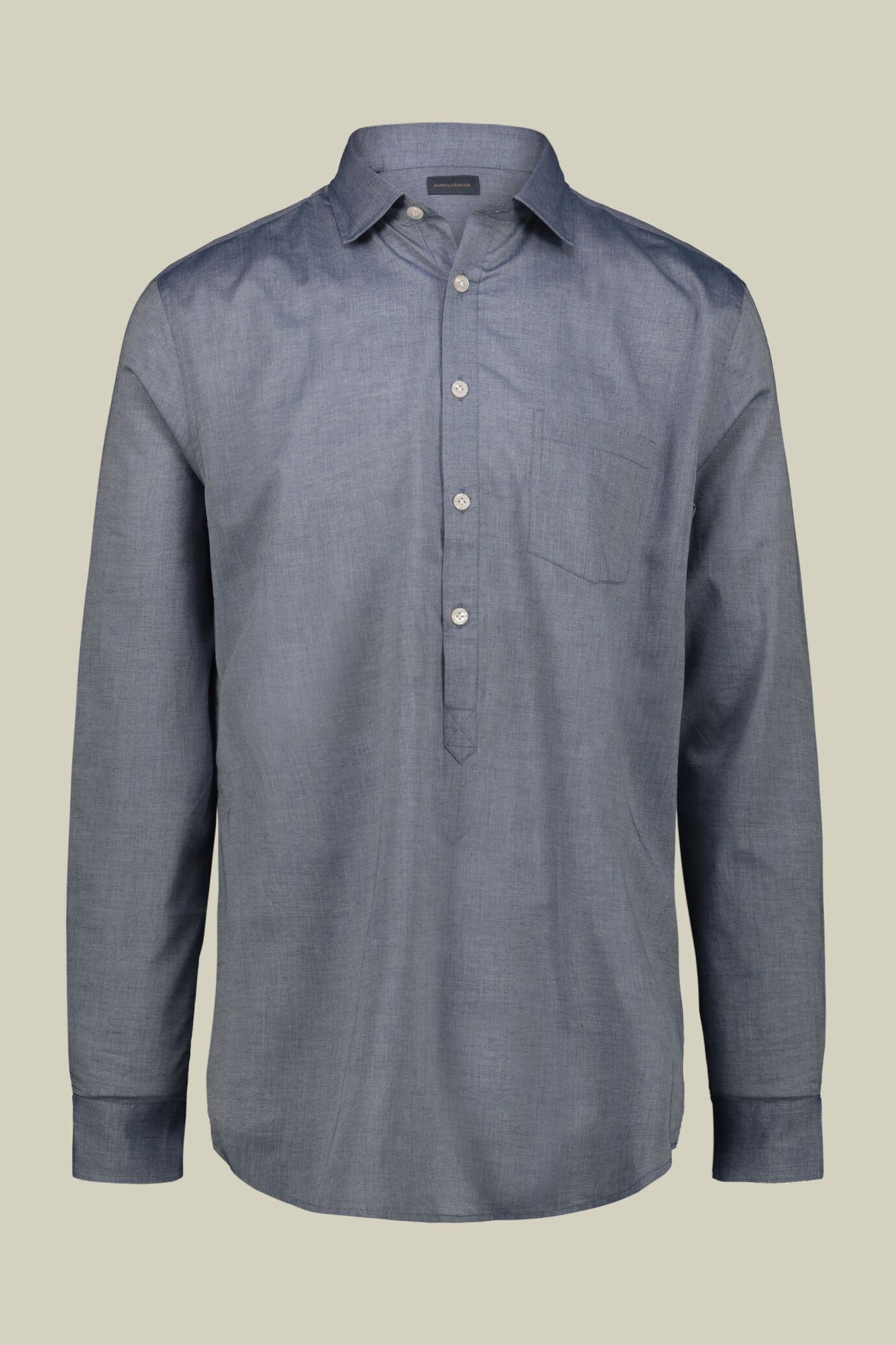 Chemise homme décontractée à boutons cachés, confectionnée dans un tissu en mousseline lavée image number 4