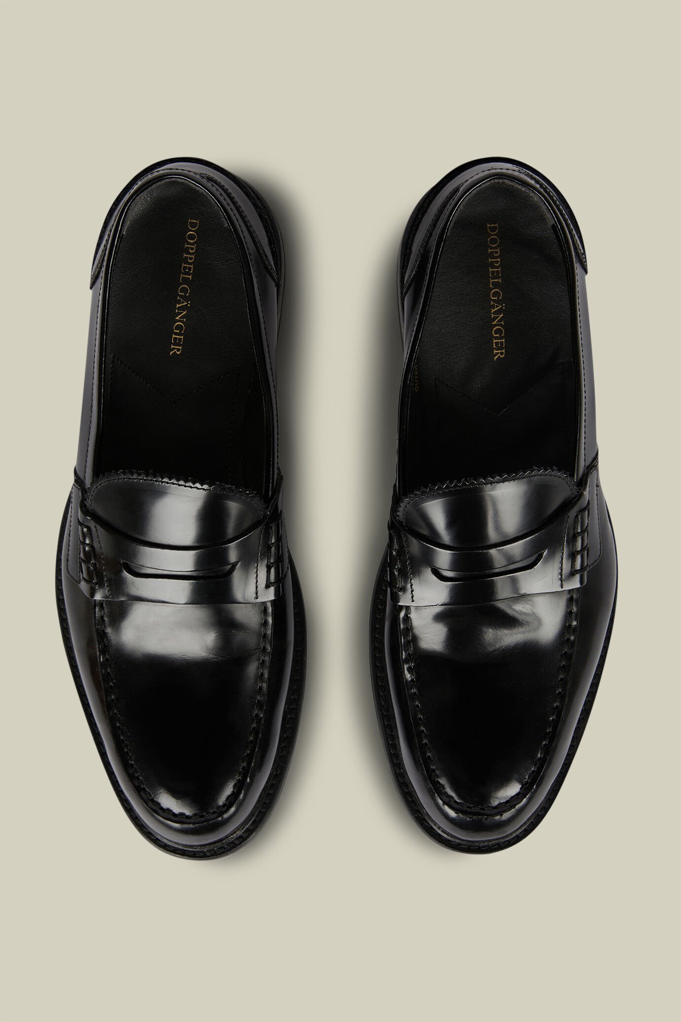 Mocassino classico uomo con suola in gomma image number 3