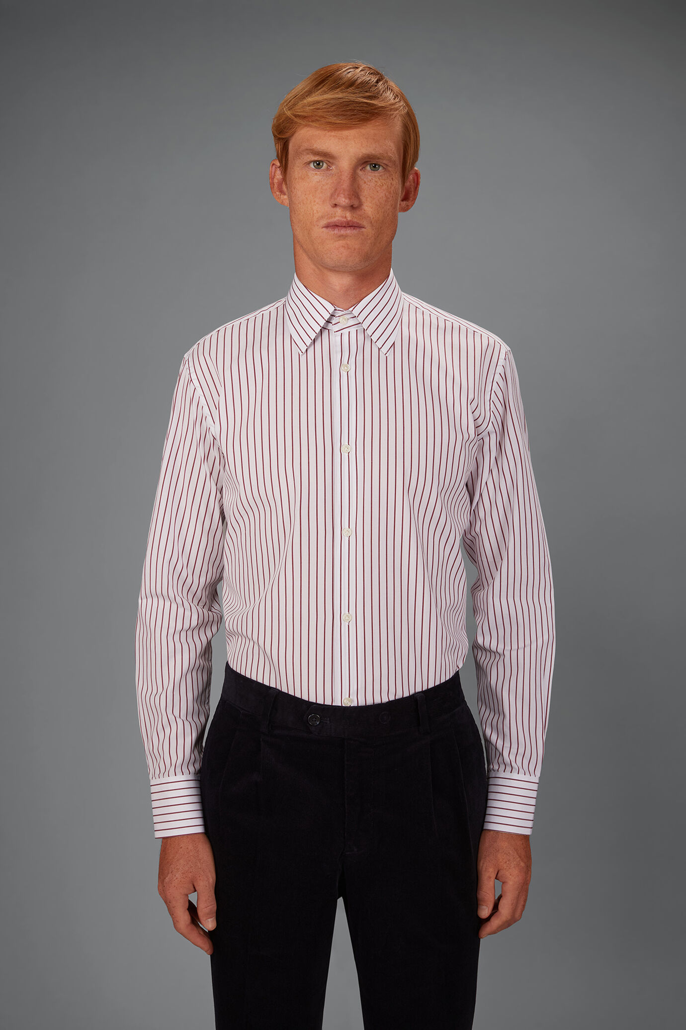 Men&rsquo;s regular-fit shirt in 100% yarn-dyed cotton with wide stripes image number 1