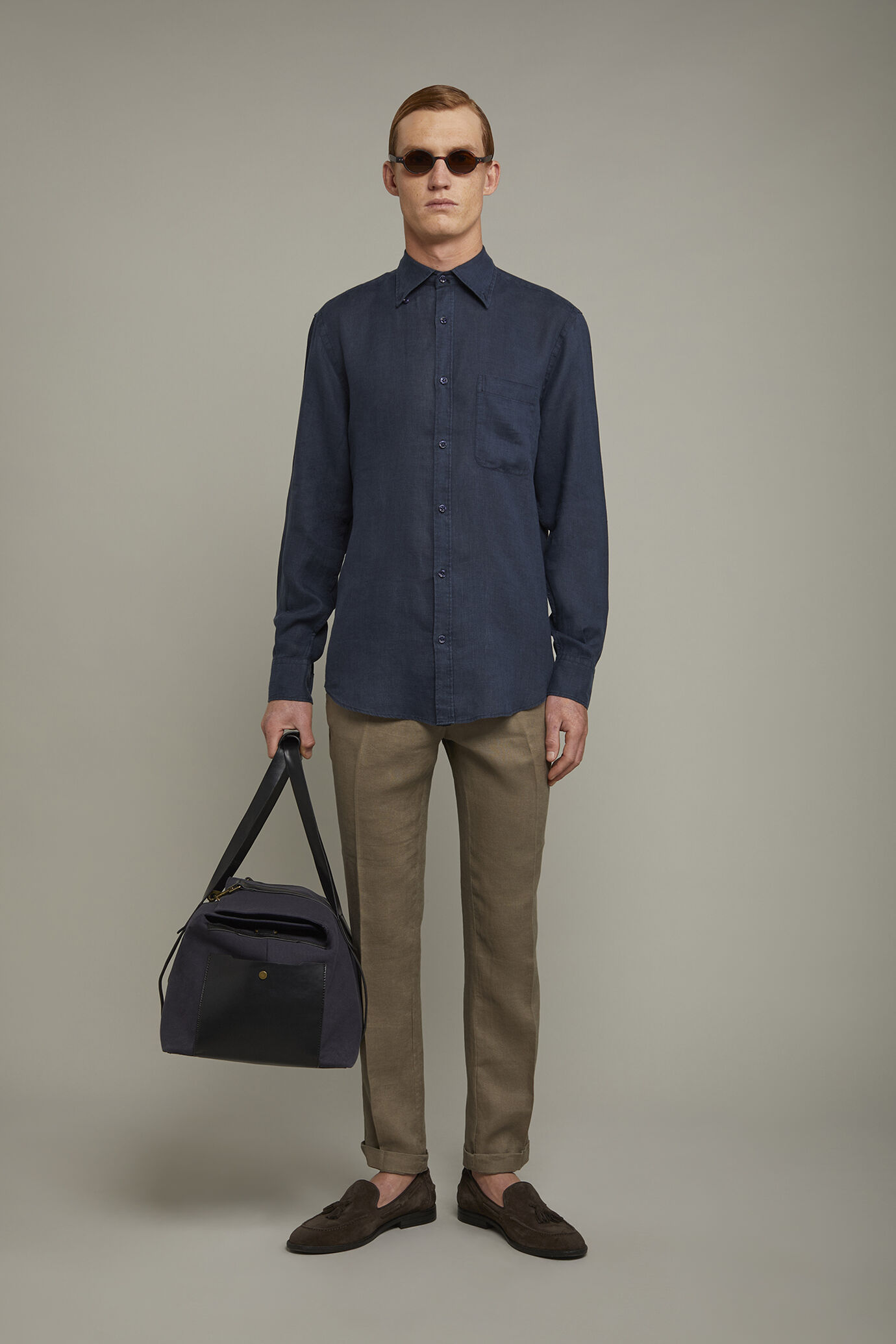 Herrenhemd mit Button-Down-Kragen aus 100 % Leinen in bequemer Passform image number 0