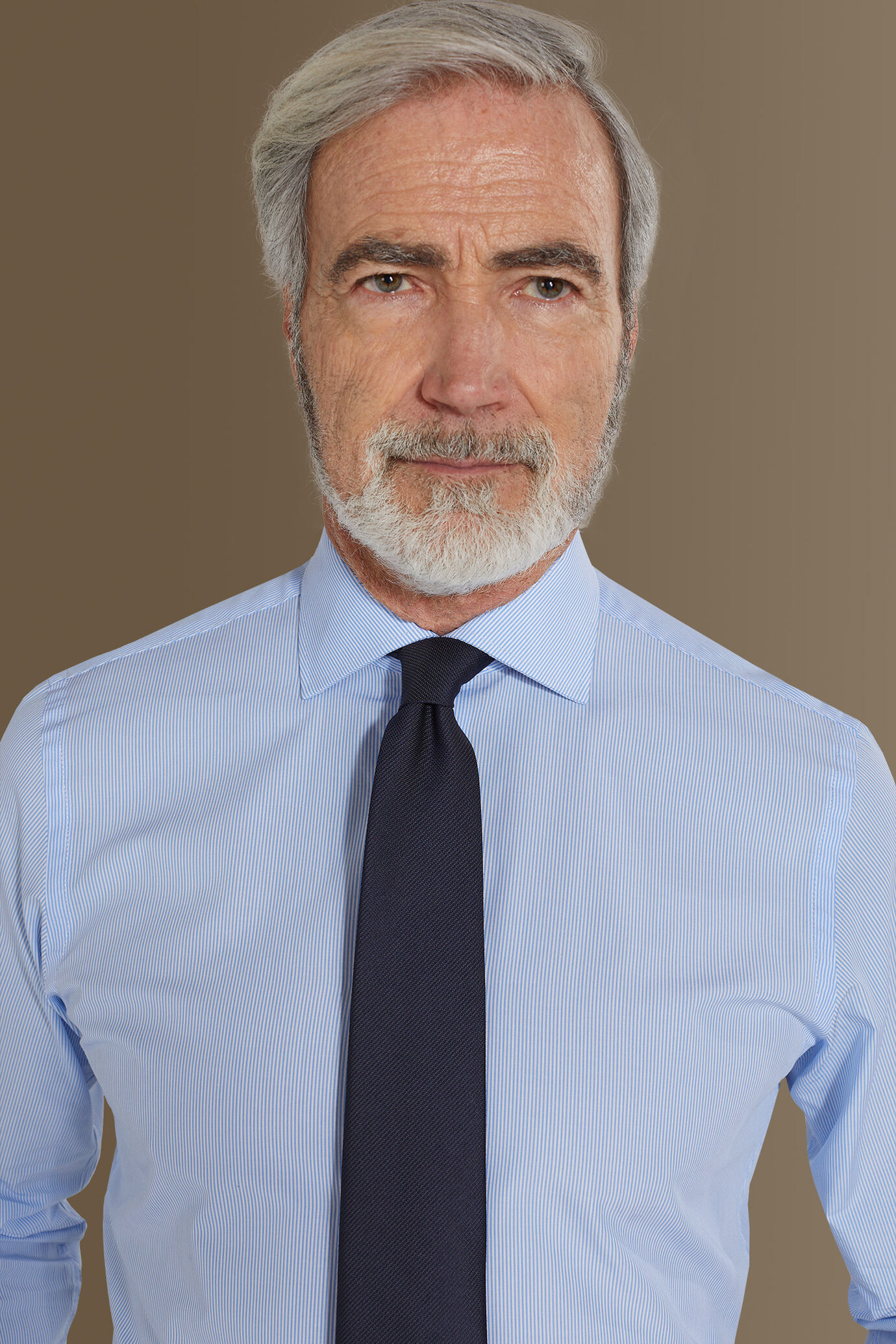 Camicia classica collo francese tinto filo a righe strette uomo image number 1