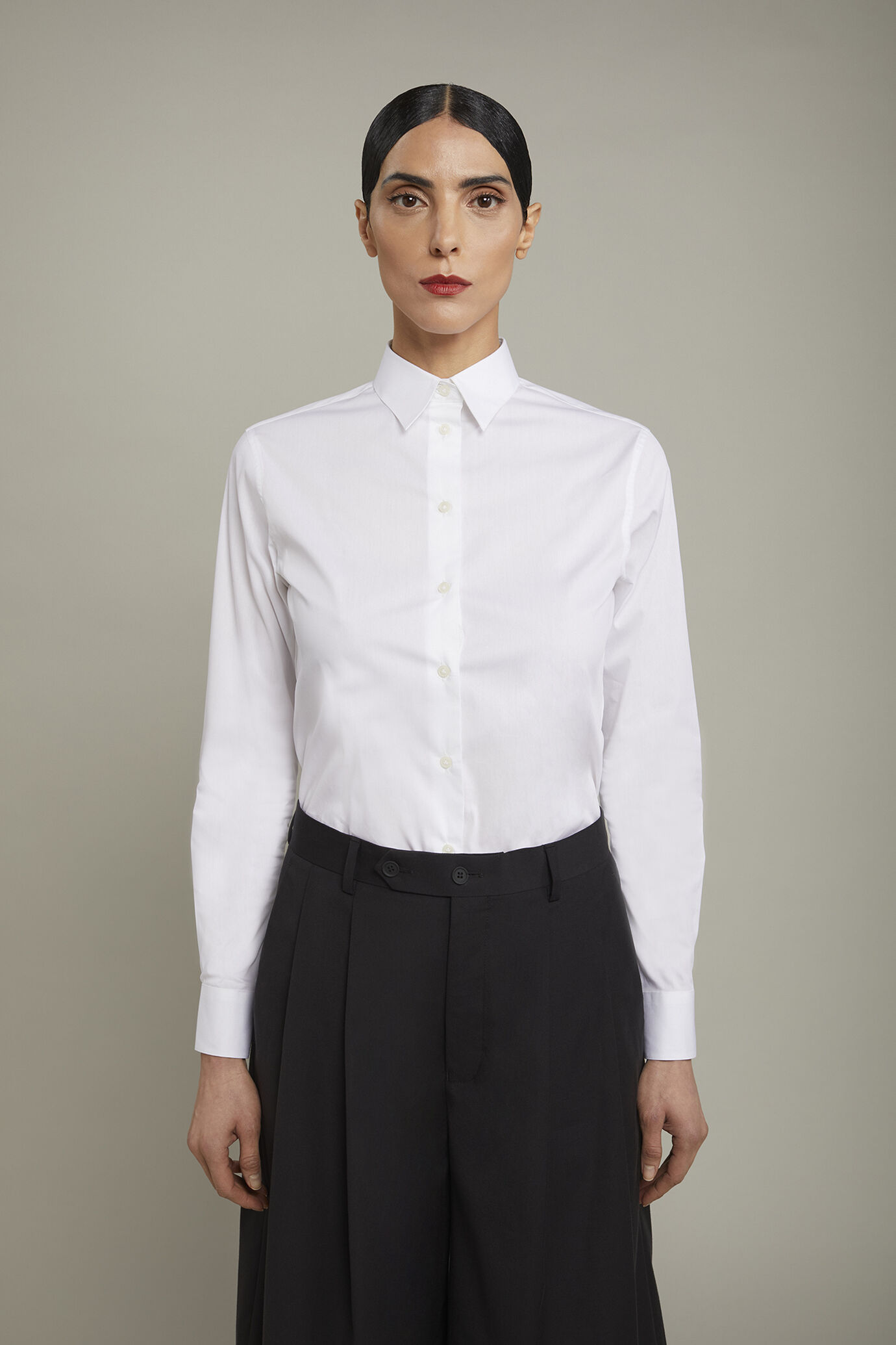 Camicia donna classica in cotone stretch tinta unita image number 2