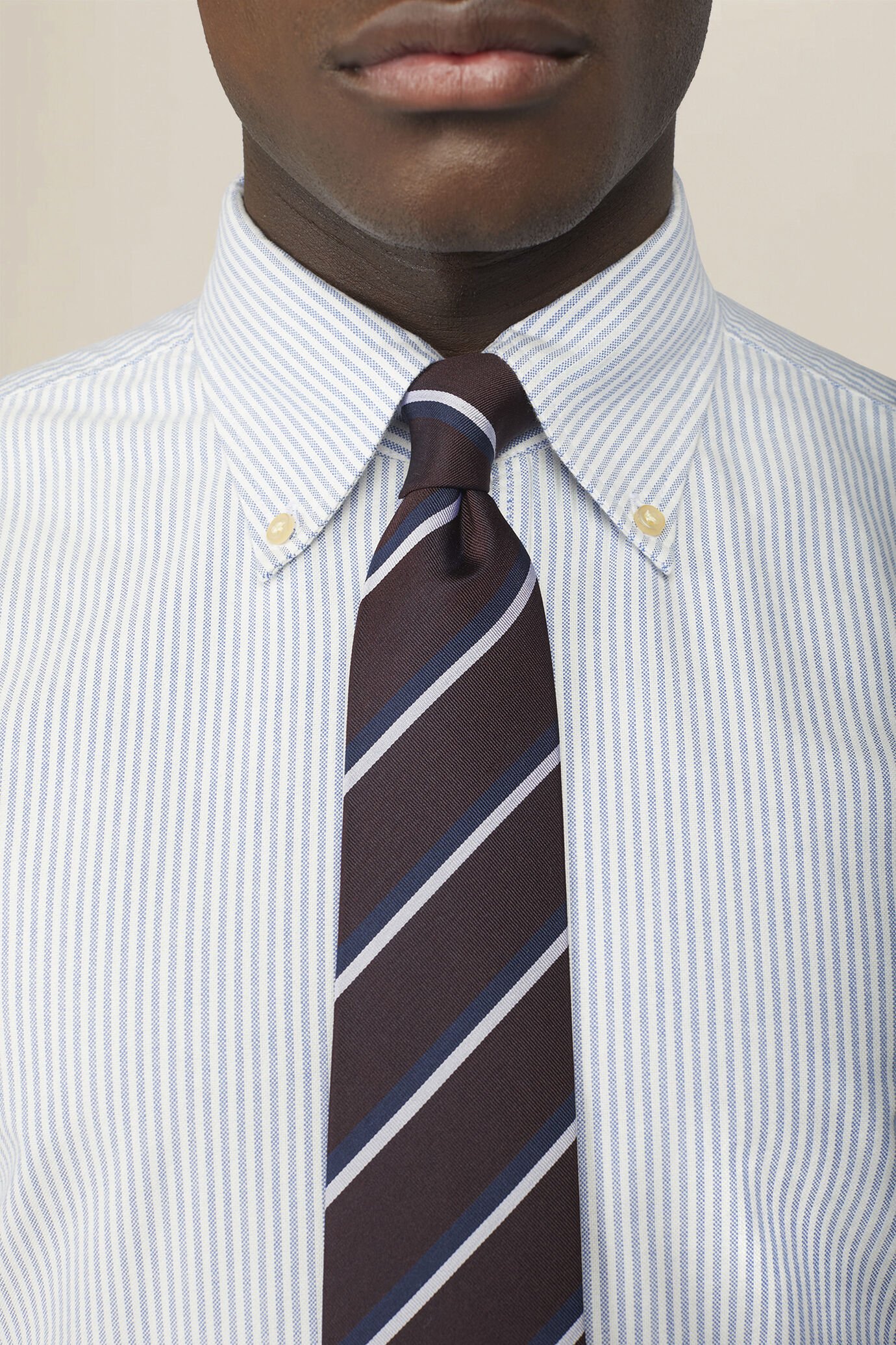 Herrenhemd aus 100 % Baumwolle Oxford mit Streifen und Button-Down-Kragen image number 2