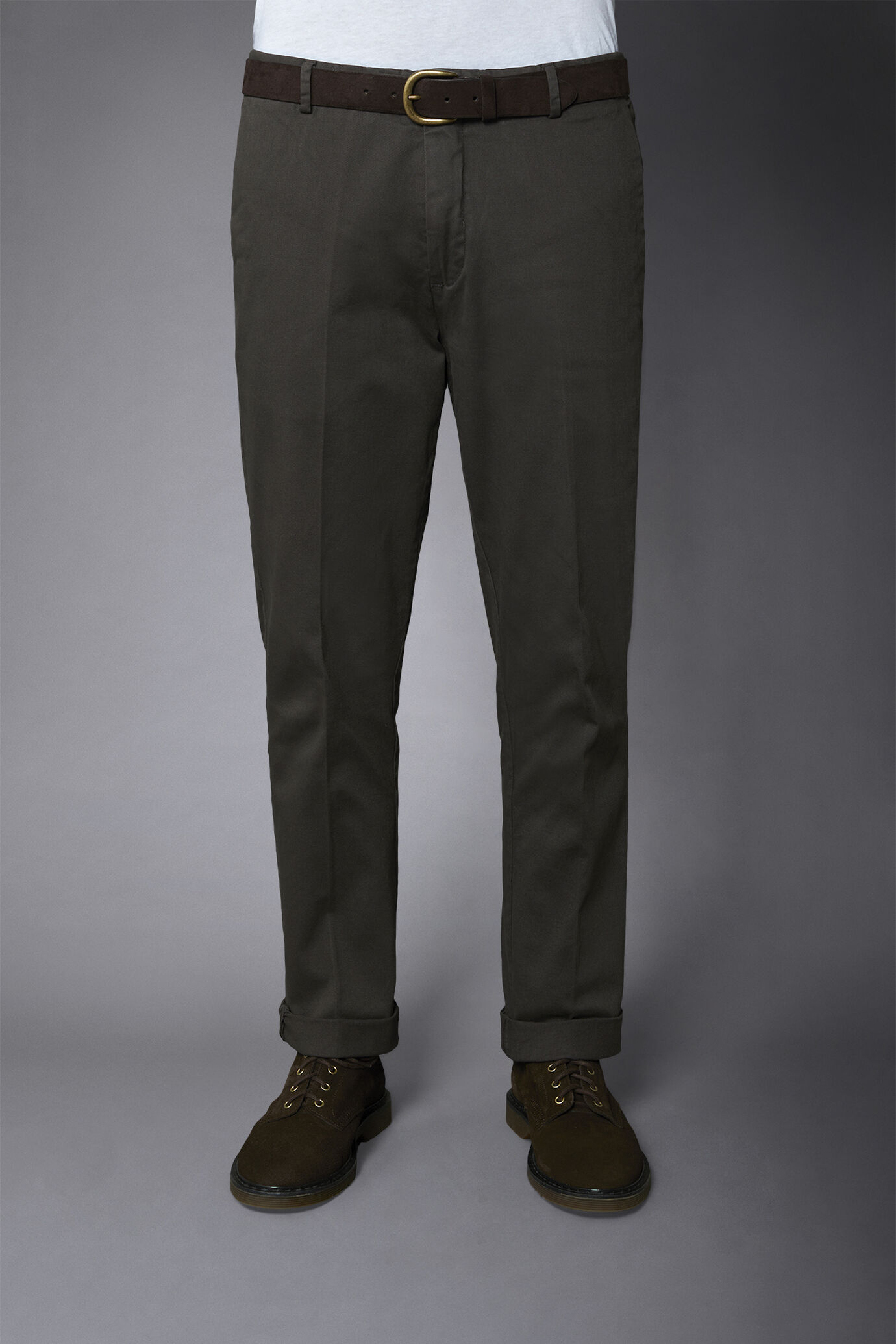 Pantalon chino classique coupe régulière en sergé image number 3