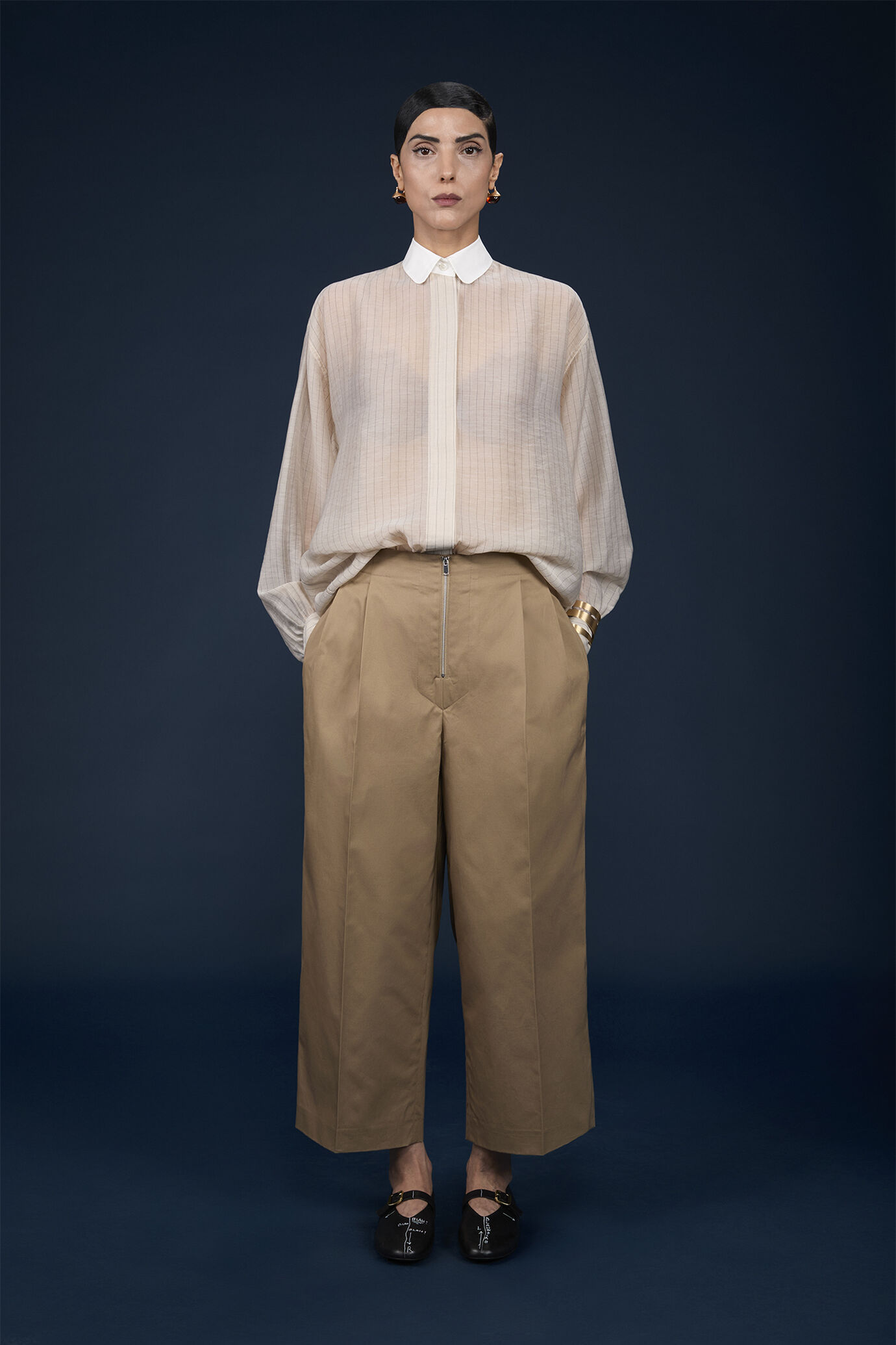 Women's carrot trousers, wide waist with visible zip, 100% cotton image number 1