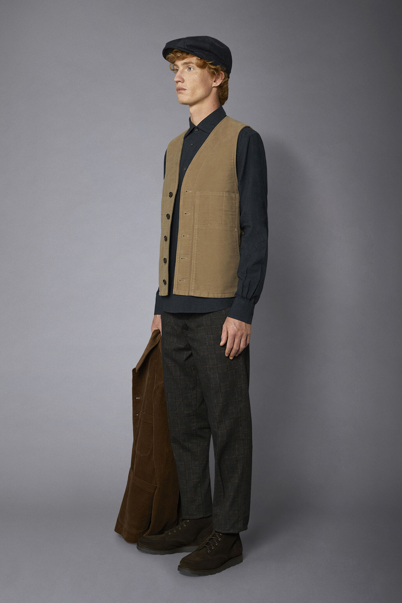 Gilet uomo monopetto casual con scollo a v tessuto fustagno tinta unita regular fit image number 1