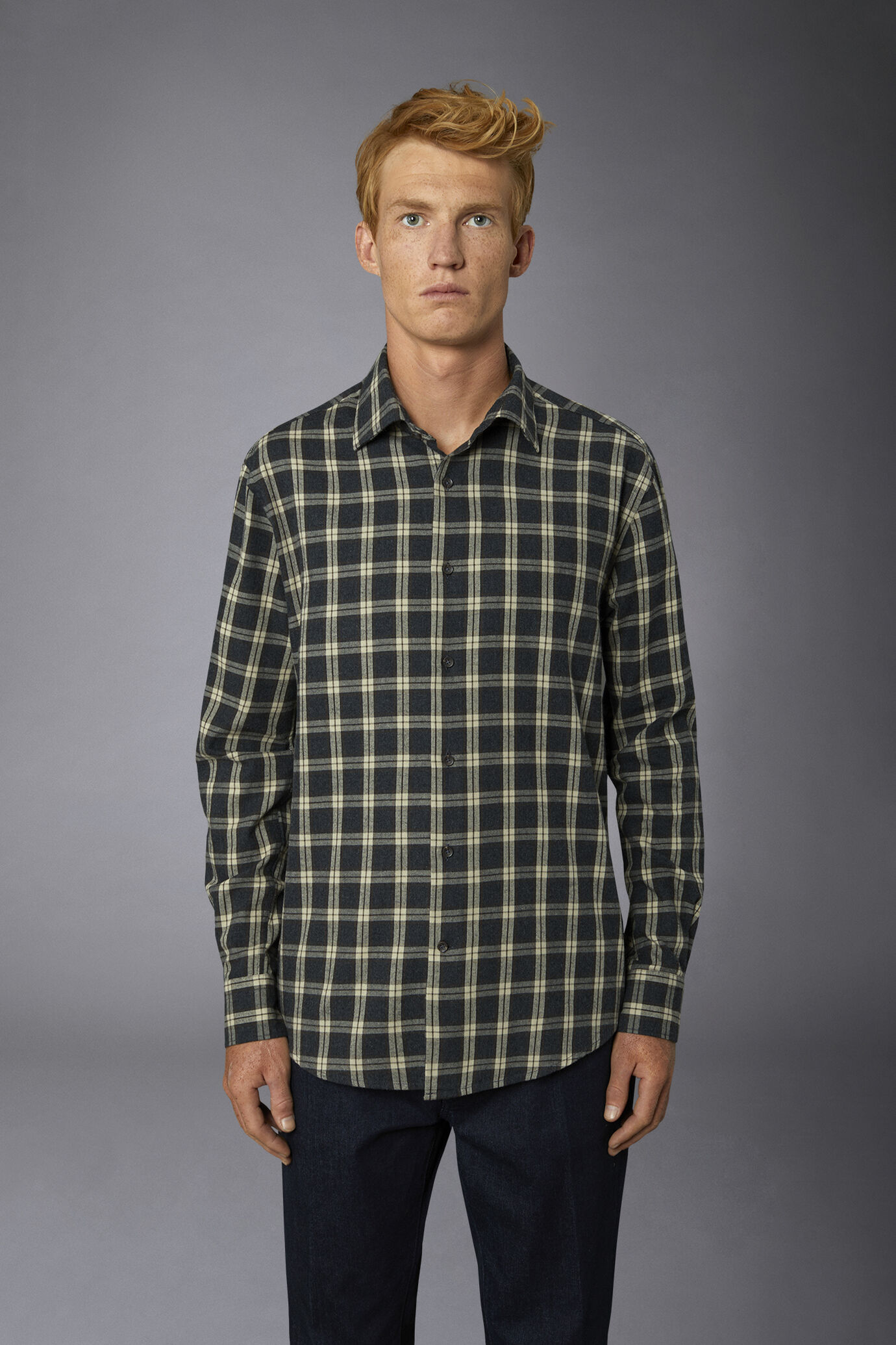 Chemise décontractée à col français et coupe confortable image number 2