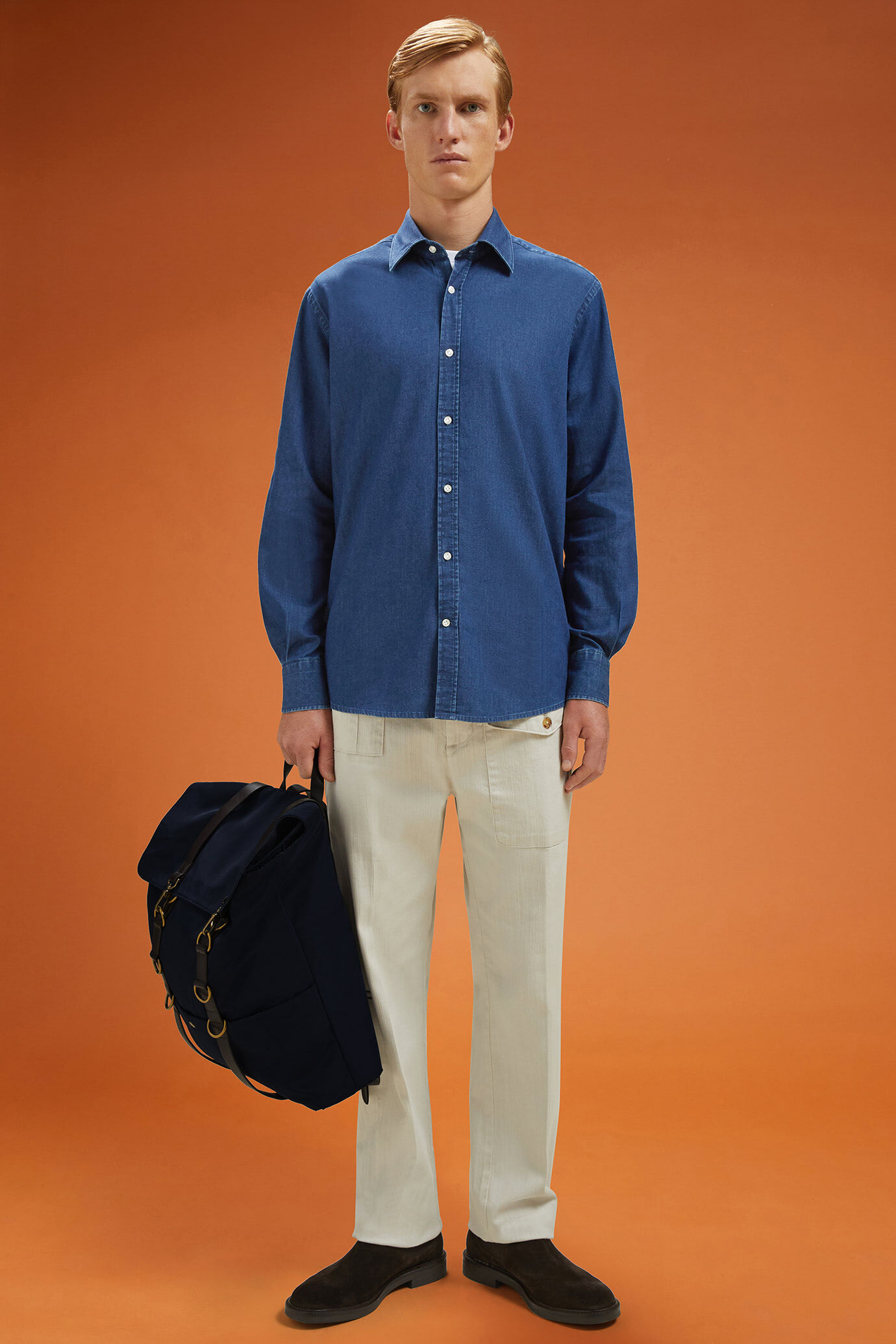 Camicia casual uomo collo classico 100% cotone tessuto in chambray lavato comfort fit image number 4