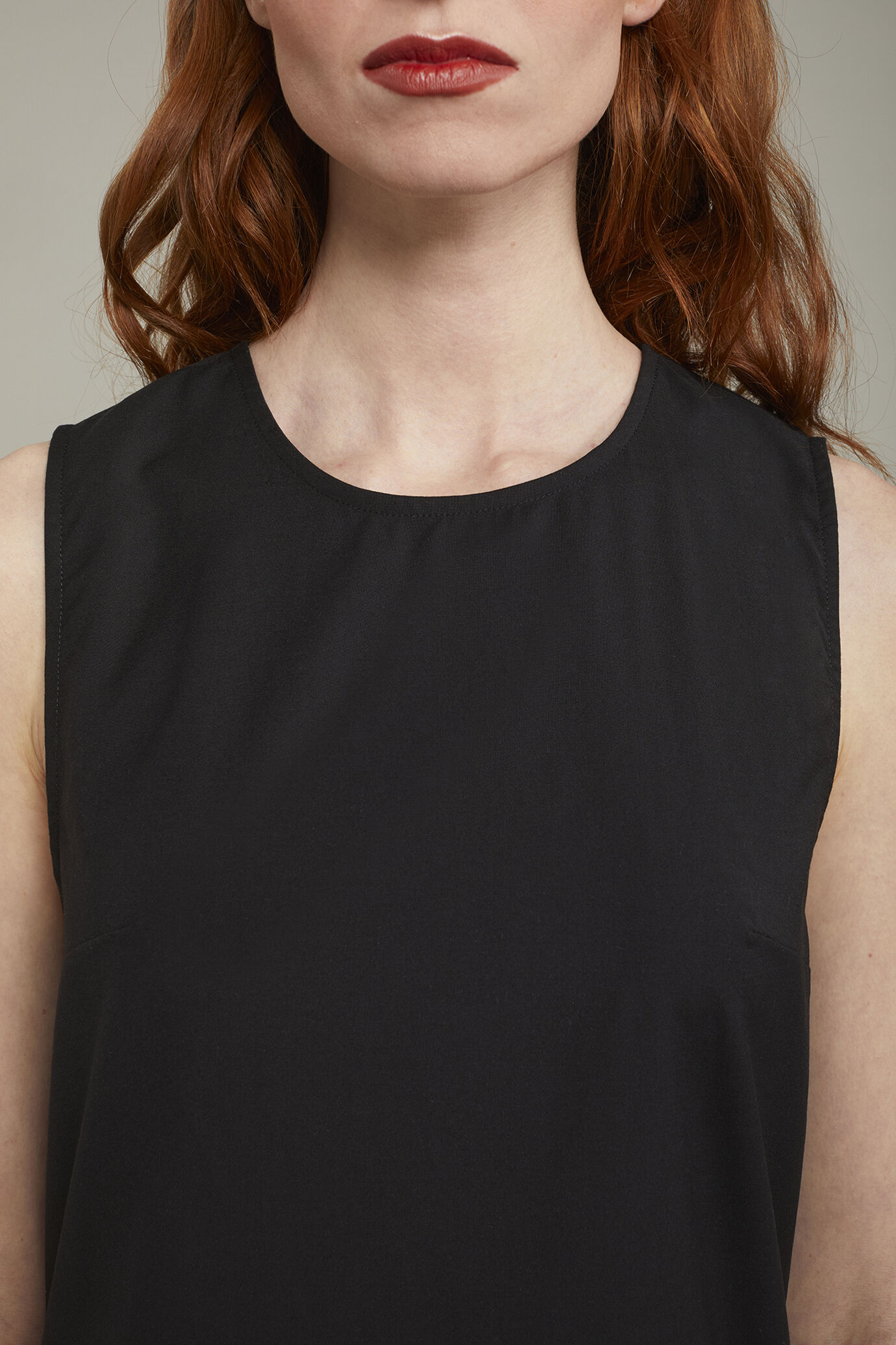 Robe femme sans manches, couleur unie, coupe régulière image number 3