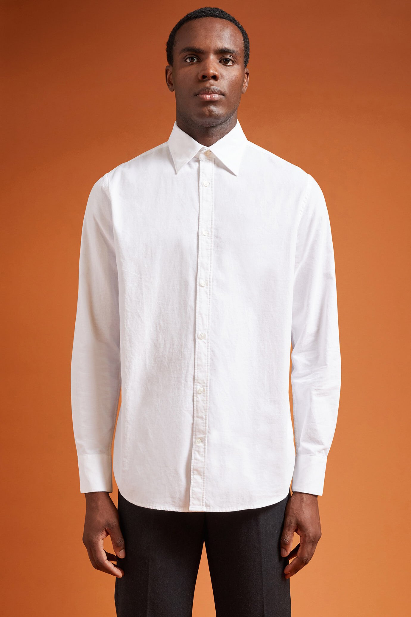 Camicia casual uomo collo classico 100% cotone tessuto velluto 1000 righe tinta unita comfort fit image number 0