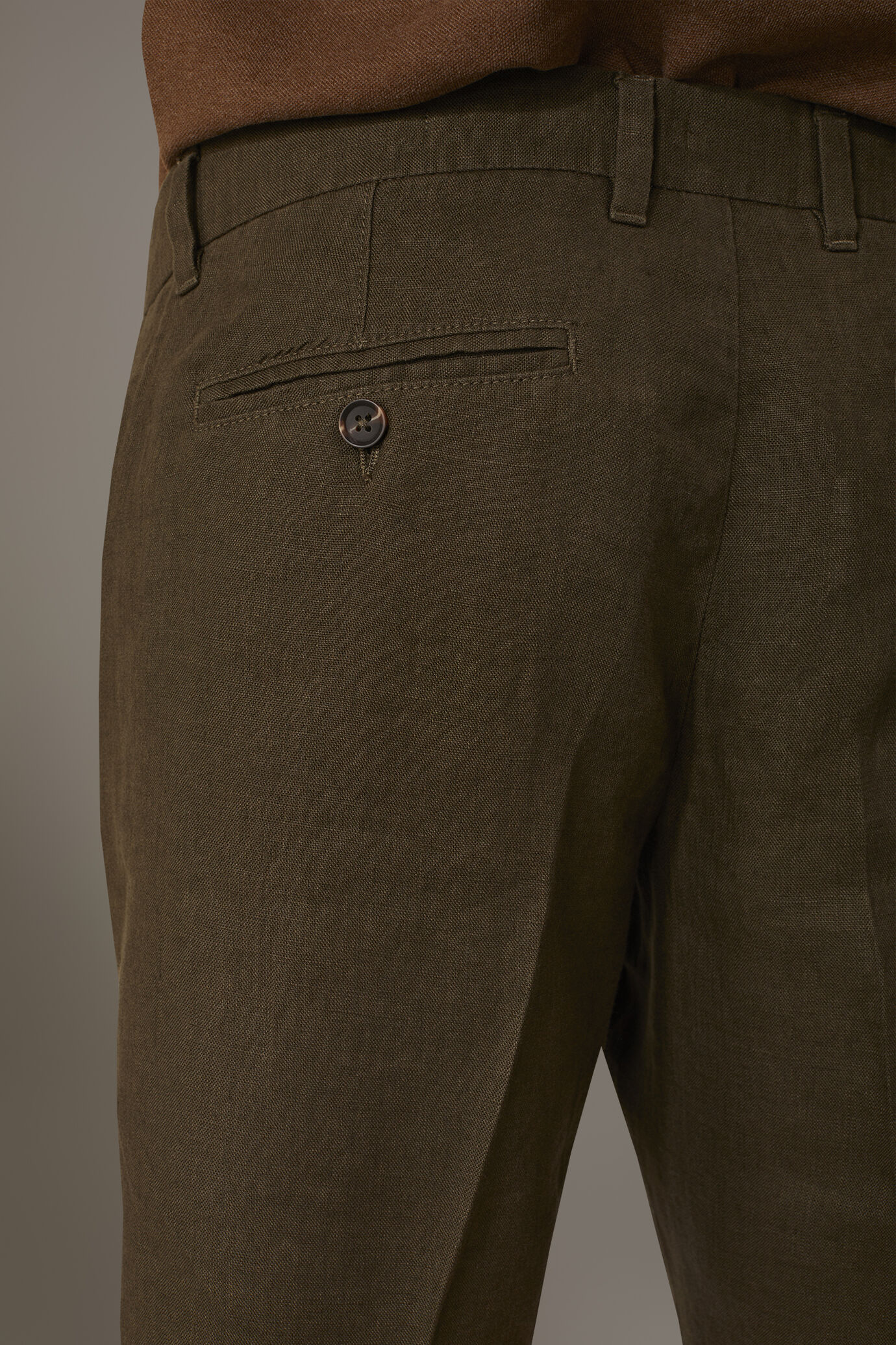 Classic Bermuda shorts 100% Linen image number 3