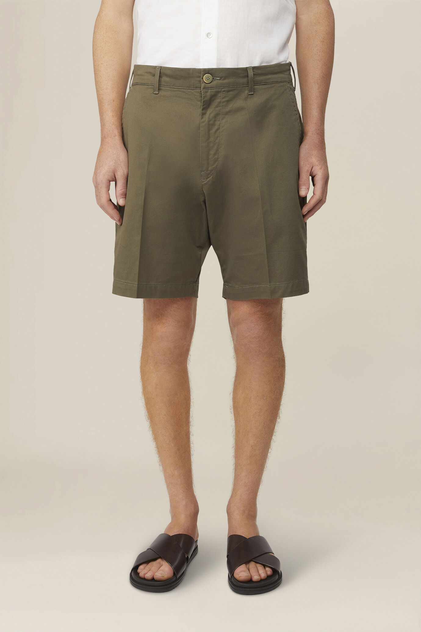 Bermuda uomo classico in cotone twill regular fit image number 1
