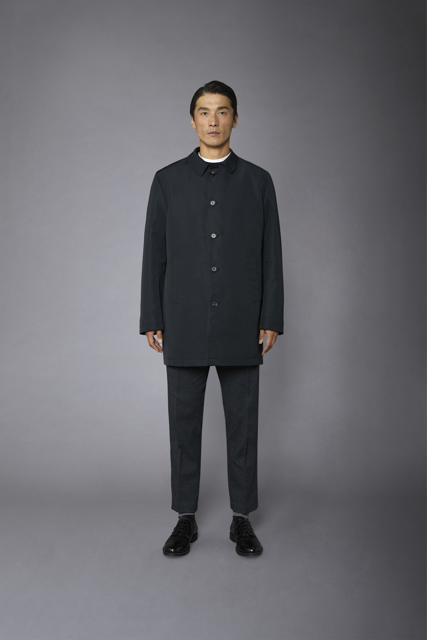 Men's reversible comfort fit technical fabric raincoat image number 2