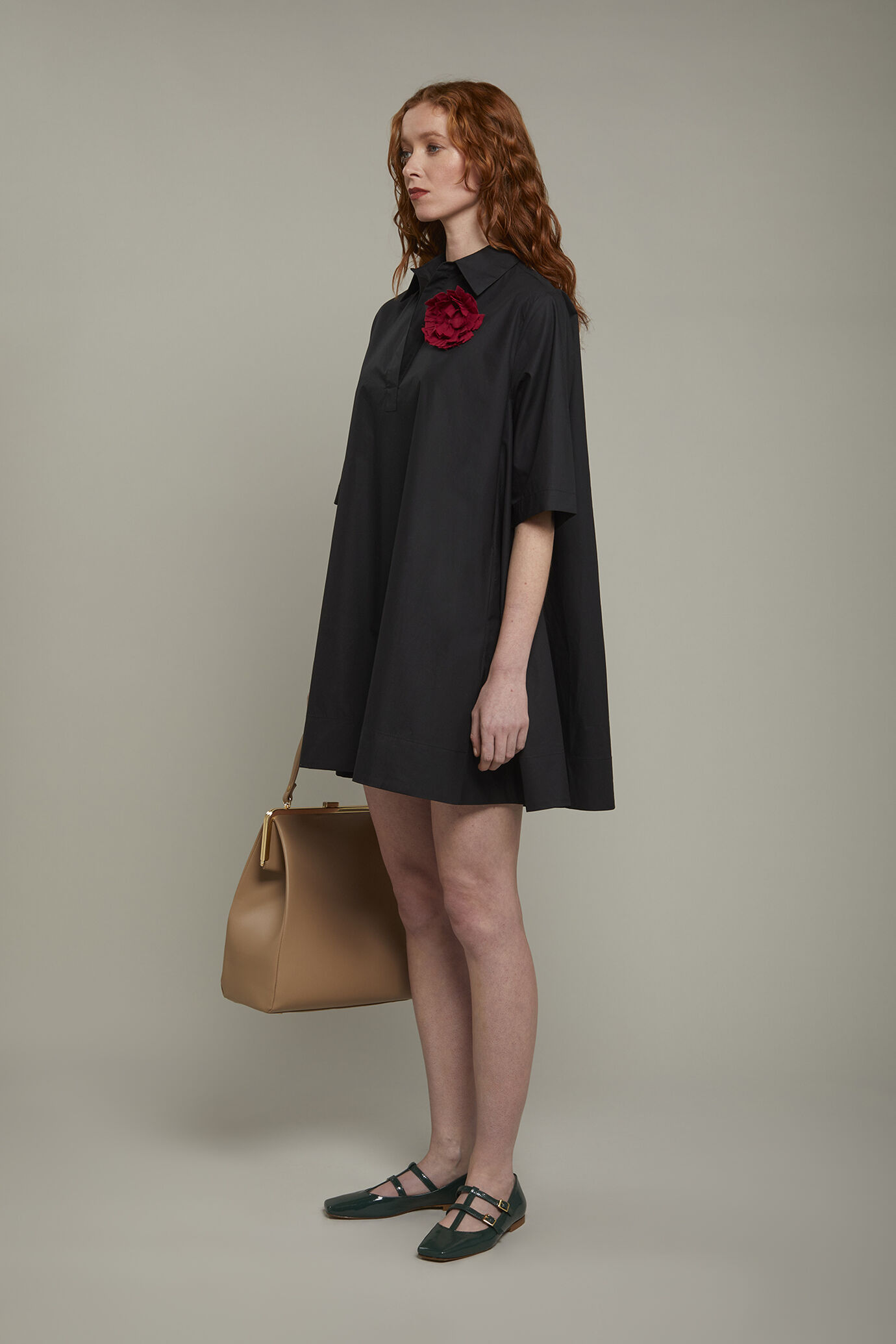 Kleid für Damen aus 100 % Baumwolle mit Polokragen in normaler Passform image number 1