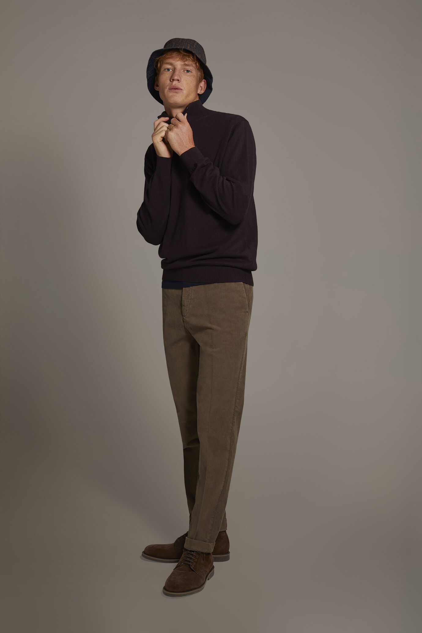 Pantalone chino regular fit tessuto velluto a coste image number 0