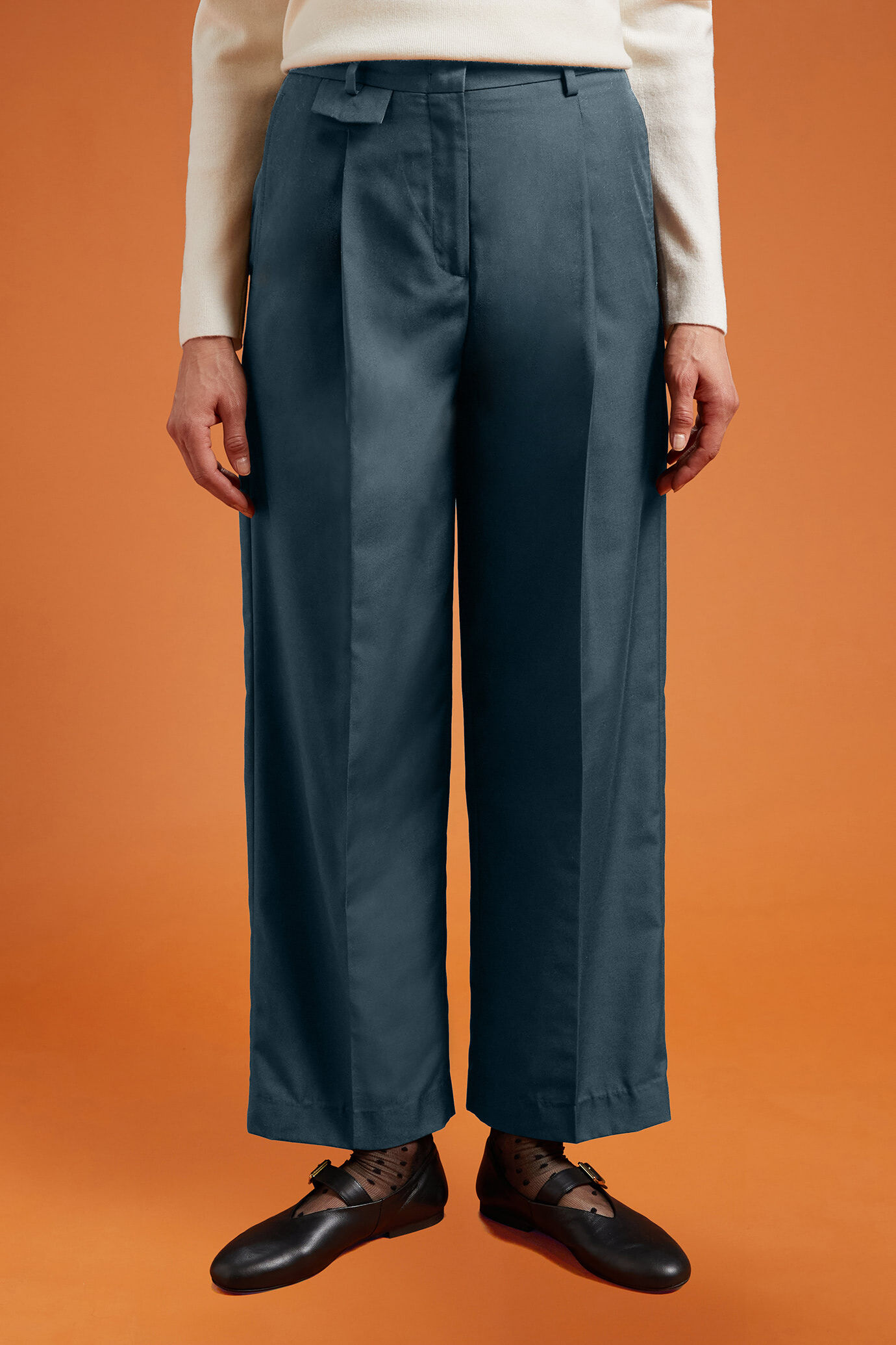 Pantalone classico donna con gamba larga regular fit image number 1