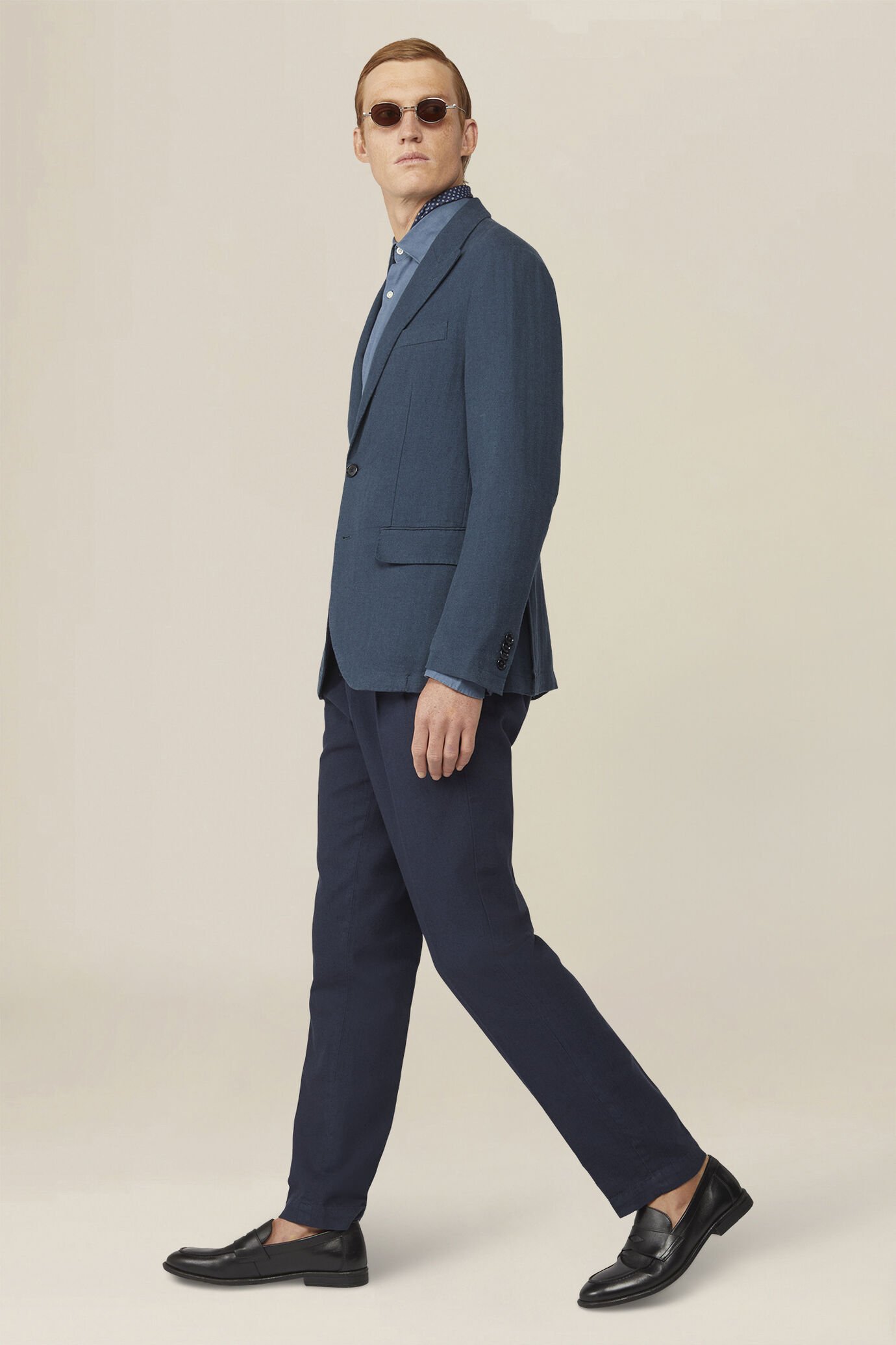 Men's unlined single-breasted jacket with peak lapels and flap pockets linen and cotton blend image number 1
