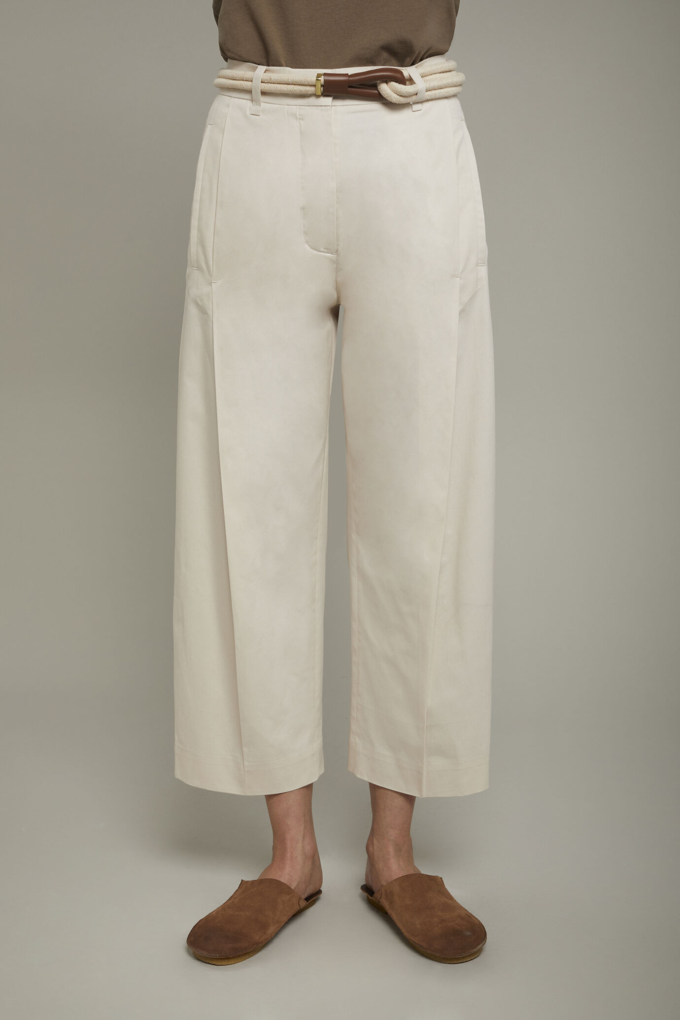 Pantalon femme uni en 100&nbsp;% coton uni coupe r&eacute;guli&egrave;re image number 3