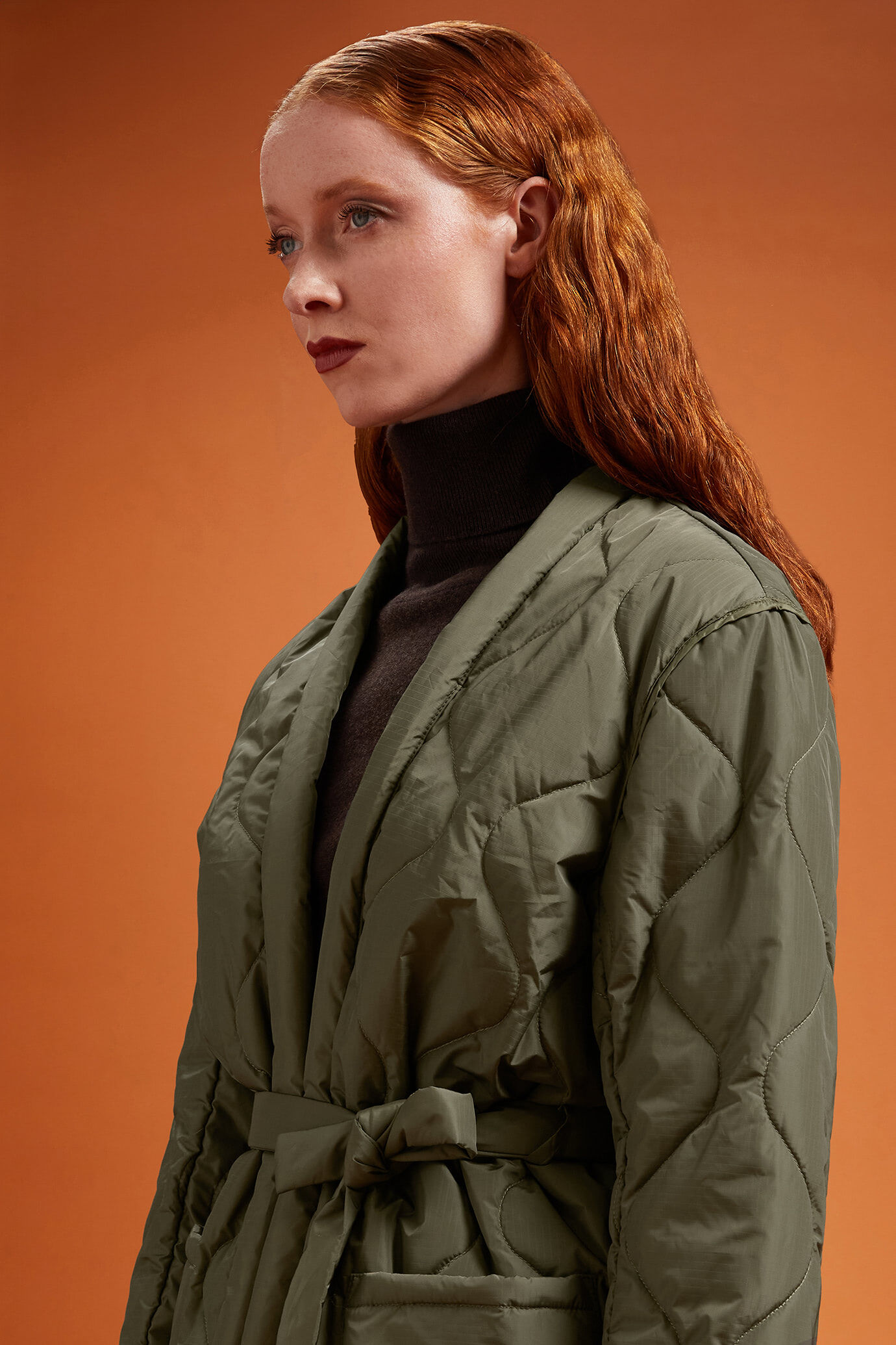 Women's quilted nylon kimono jacket in a regular fit with a waist belt image number 4