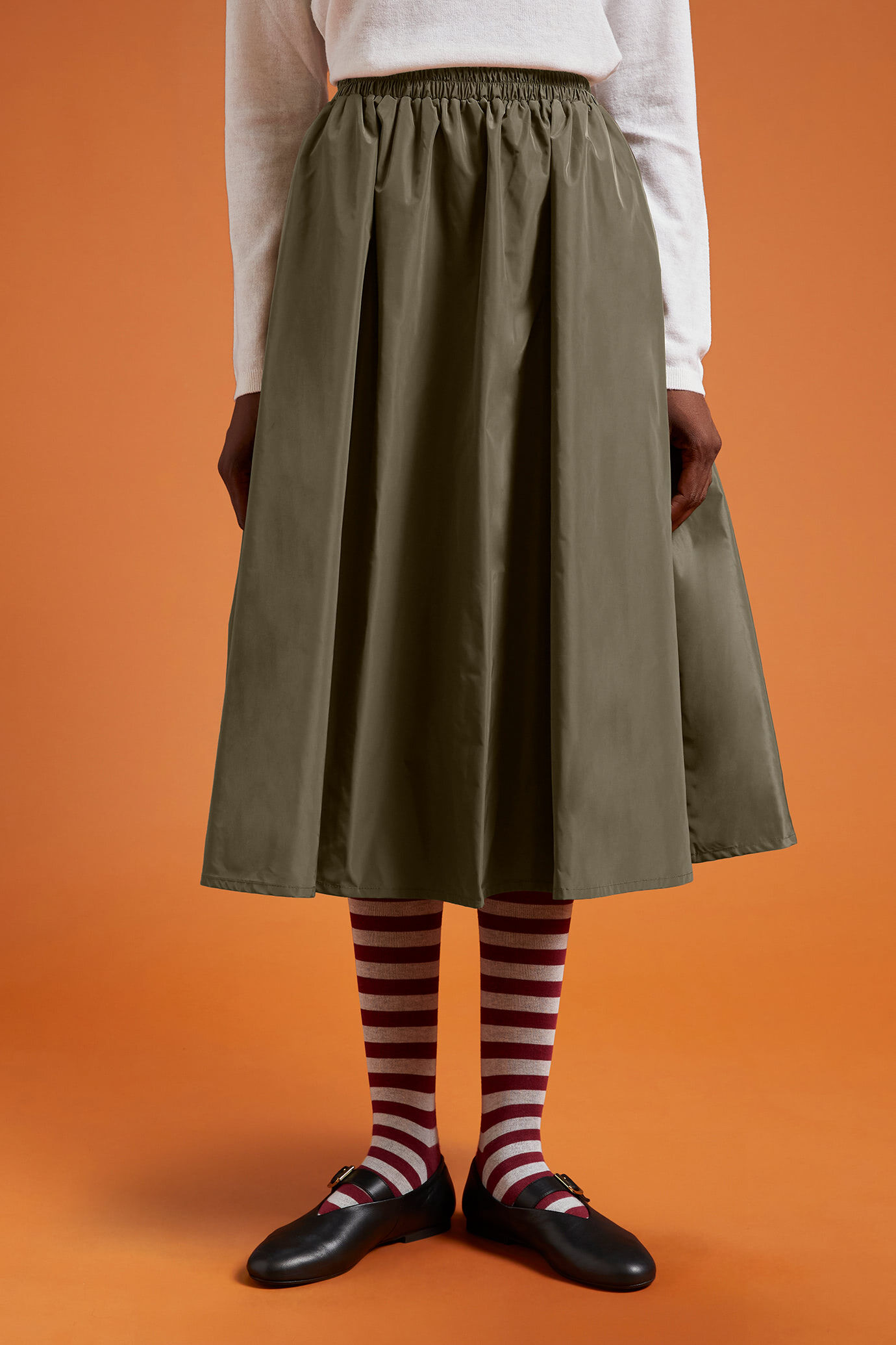 Jupe longue ballon pour femme en taffetas uni avec taille élastiquée, coupe classique image number 1