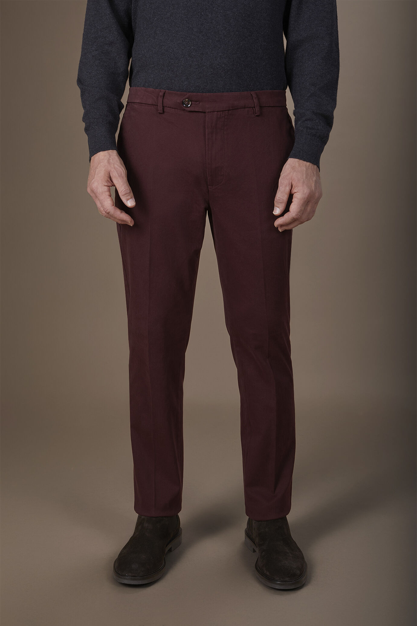 Pantalone uomo chino classico costruzione twill elasticizzato regular fit image number 1