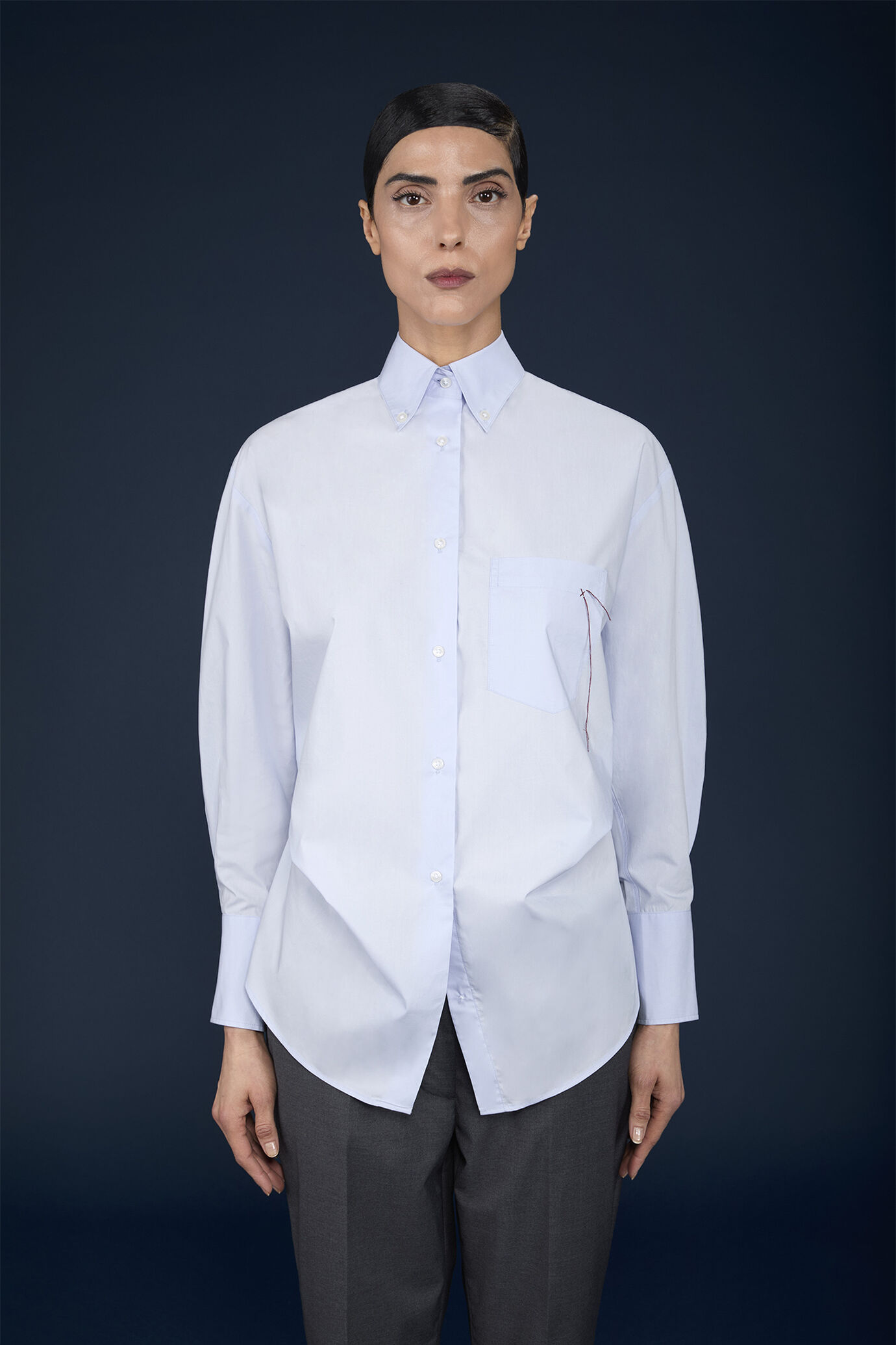 Camicia donna destrutturata con collo francese 100% cotone image number 1