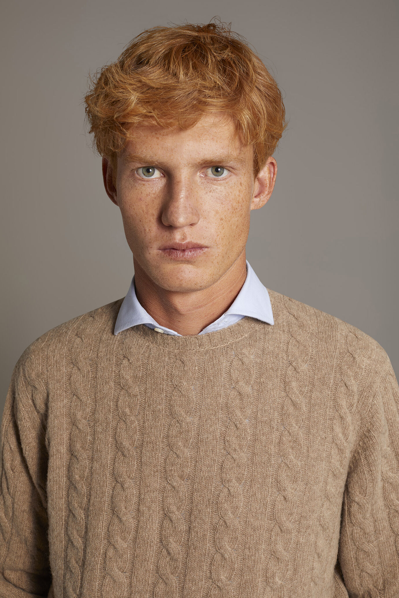 Round neck lambswool blend sweater image number 2
