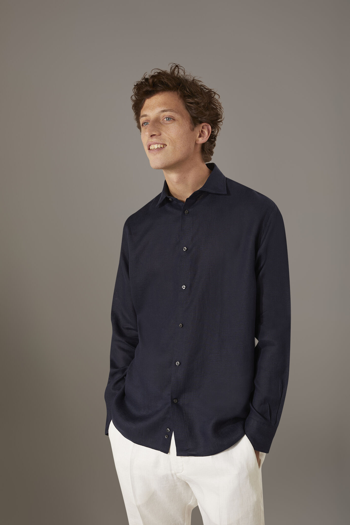 Camicia casual collo francese comfort fit 100% lino image number 0